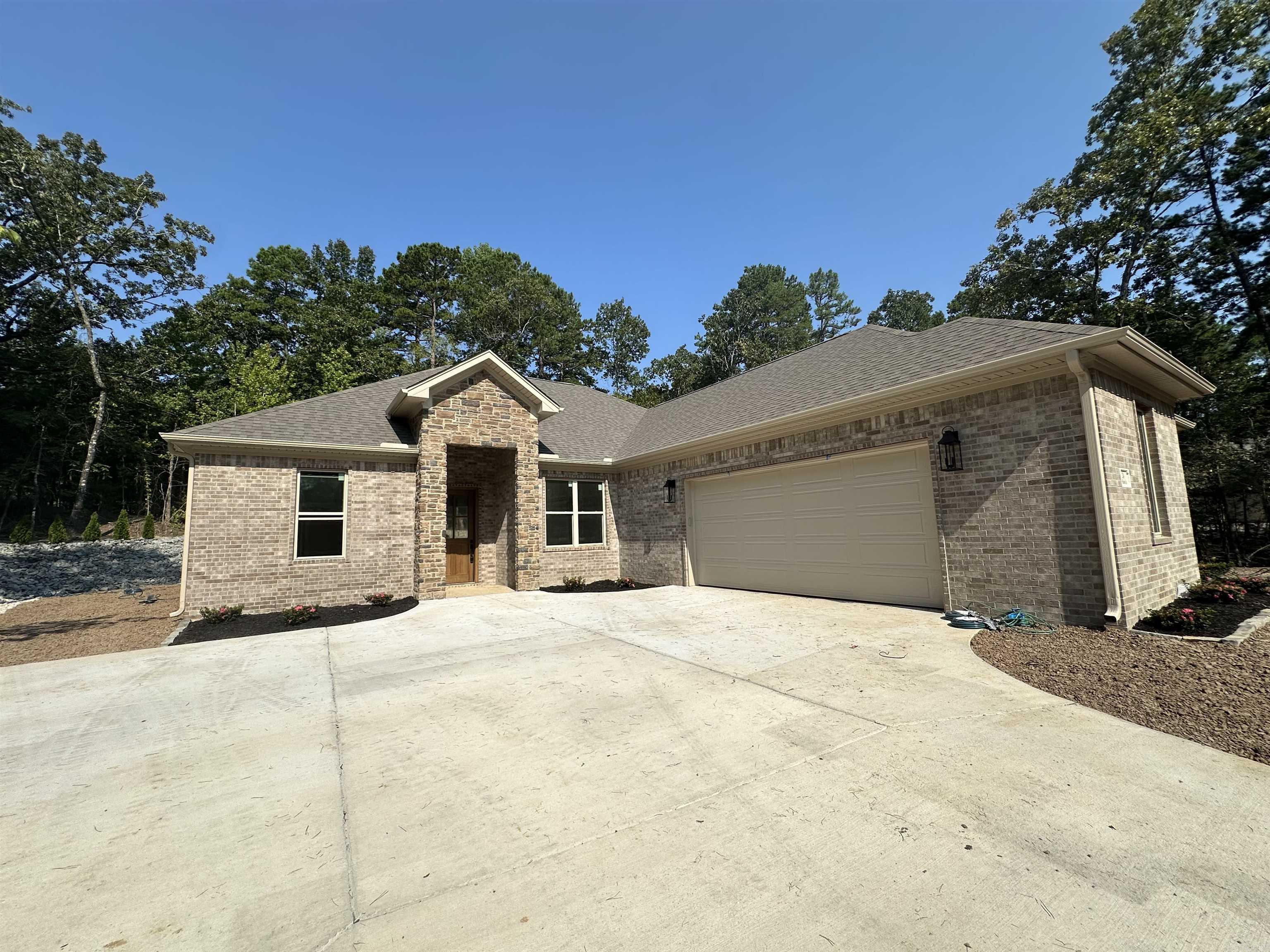 24 Brilliante Ln