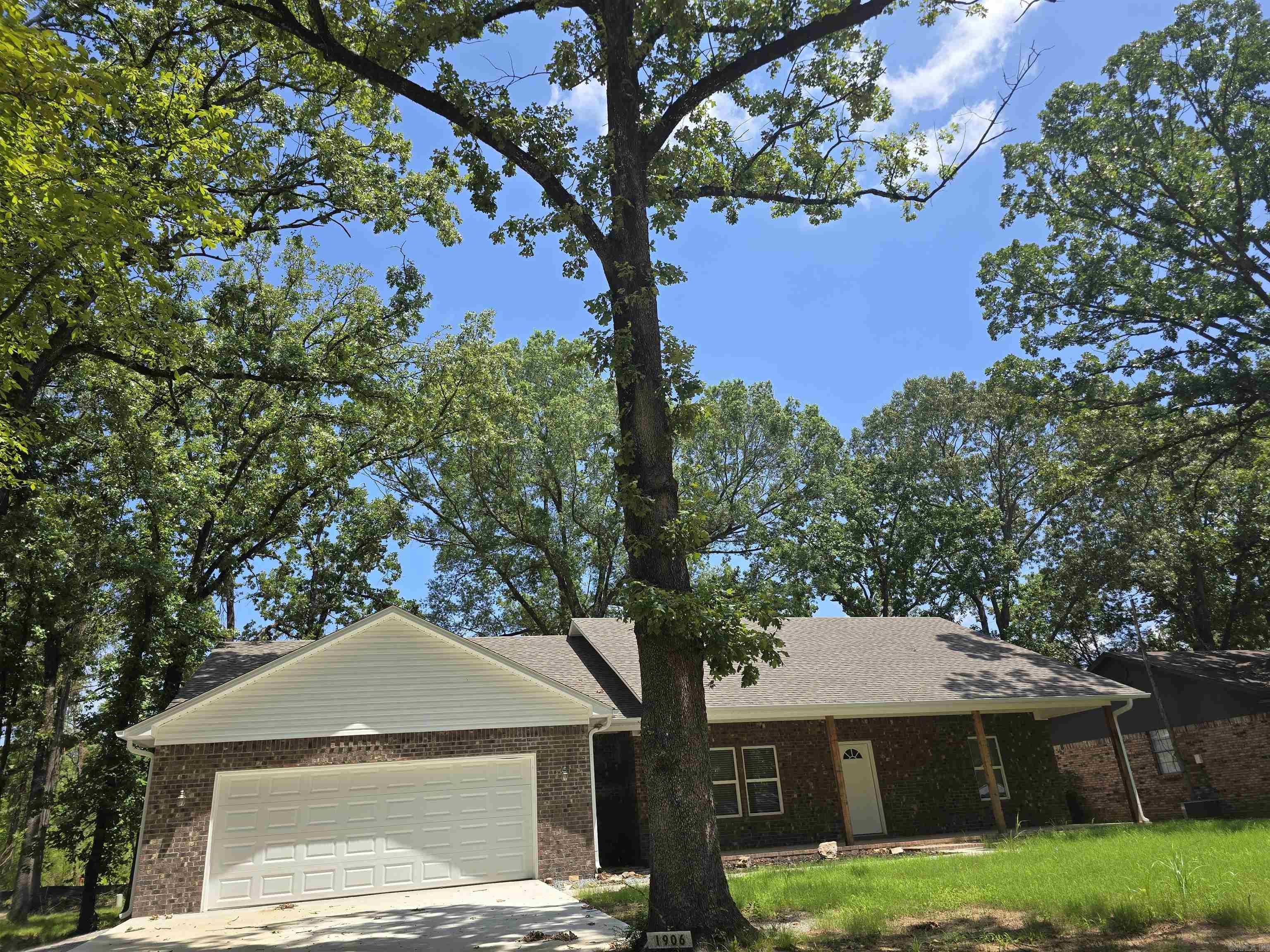 1906 Hutto  Conway, AR
