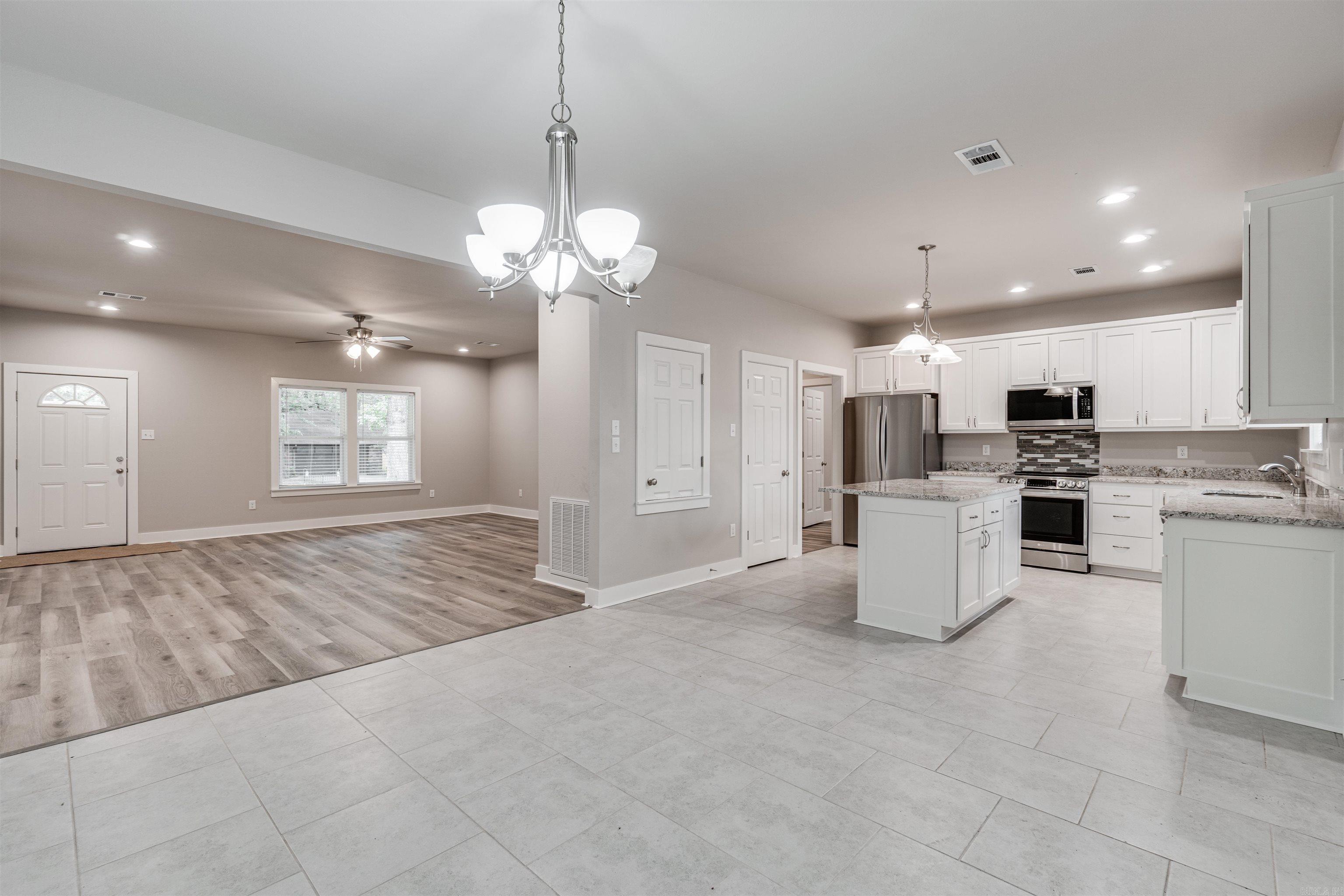 1906 Hutto  Conway, AR