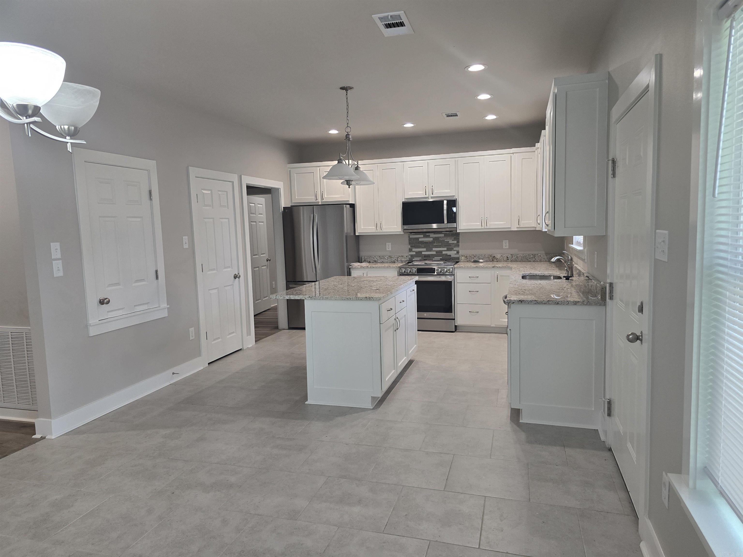 1906 Hutto  Conway, AR