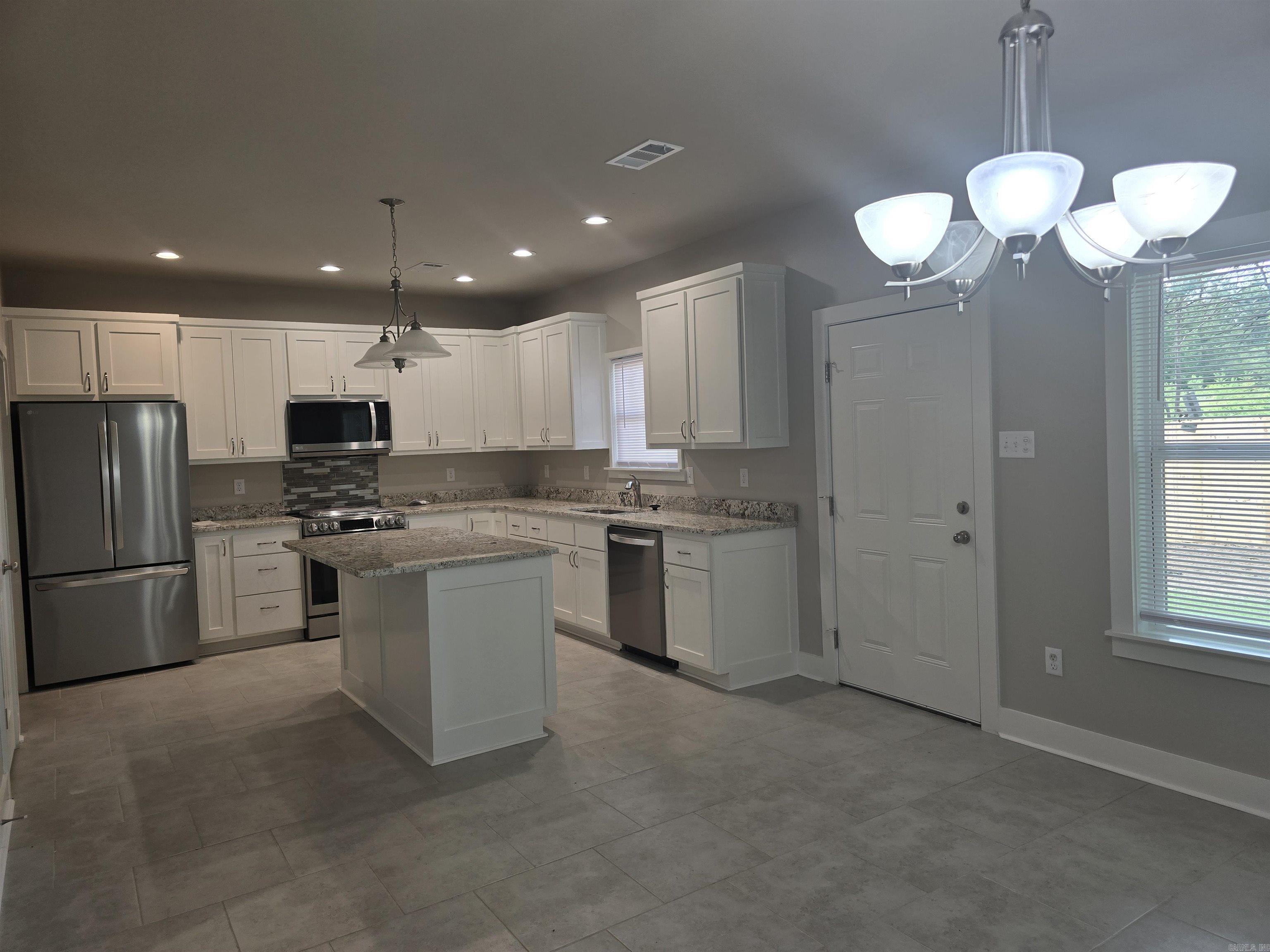 1906 Hutto  Conway, AR