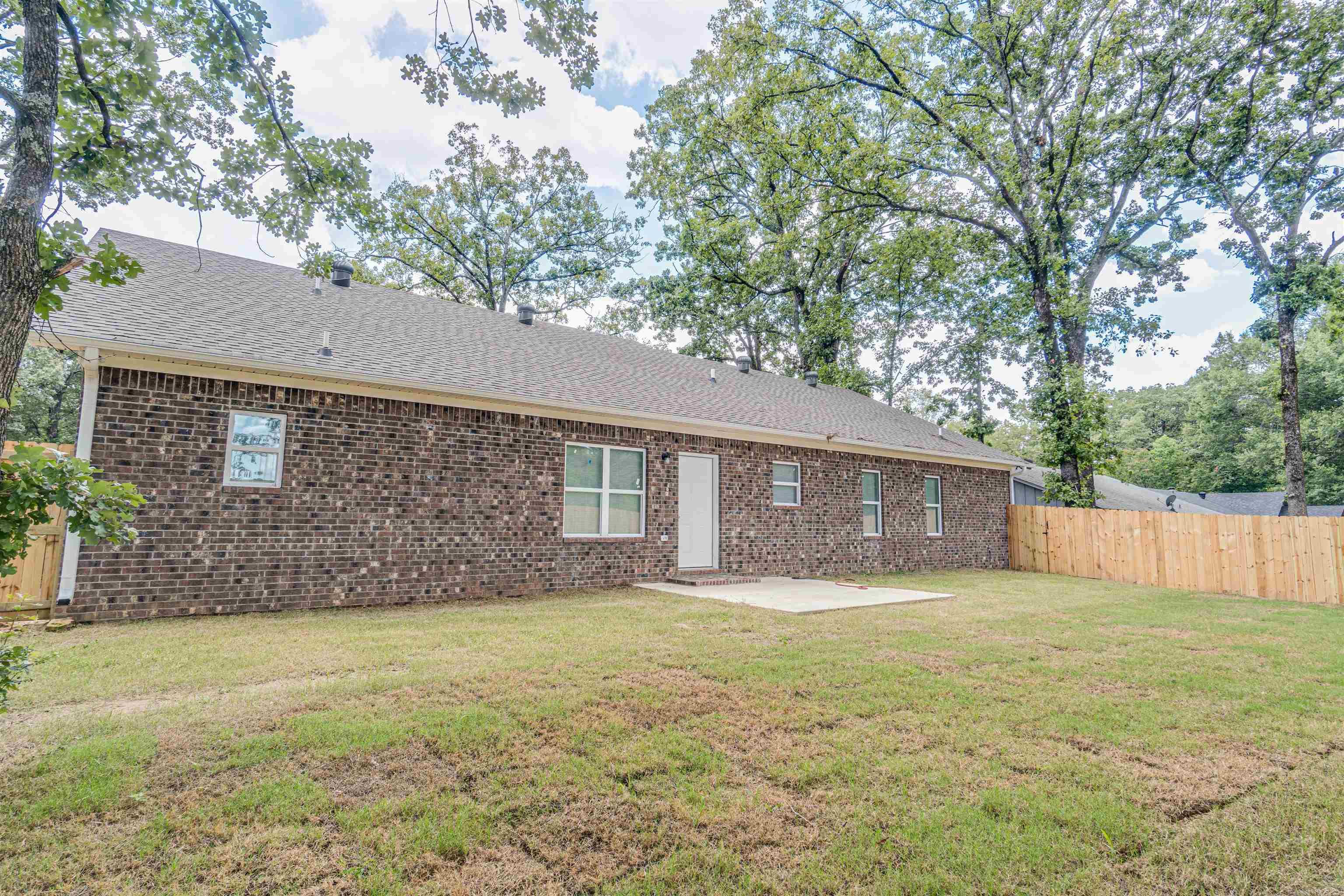 1906 Hutto  Conway, AR