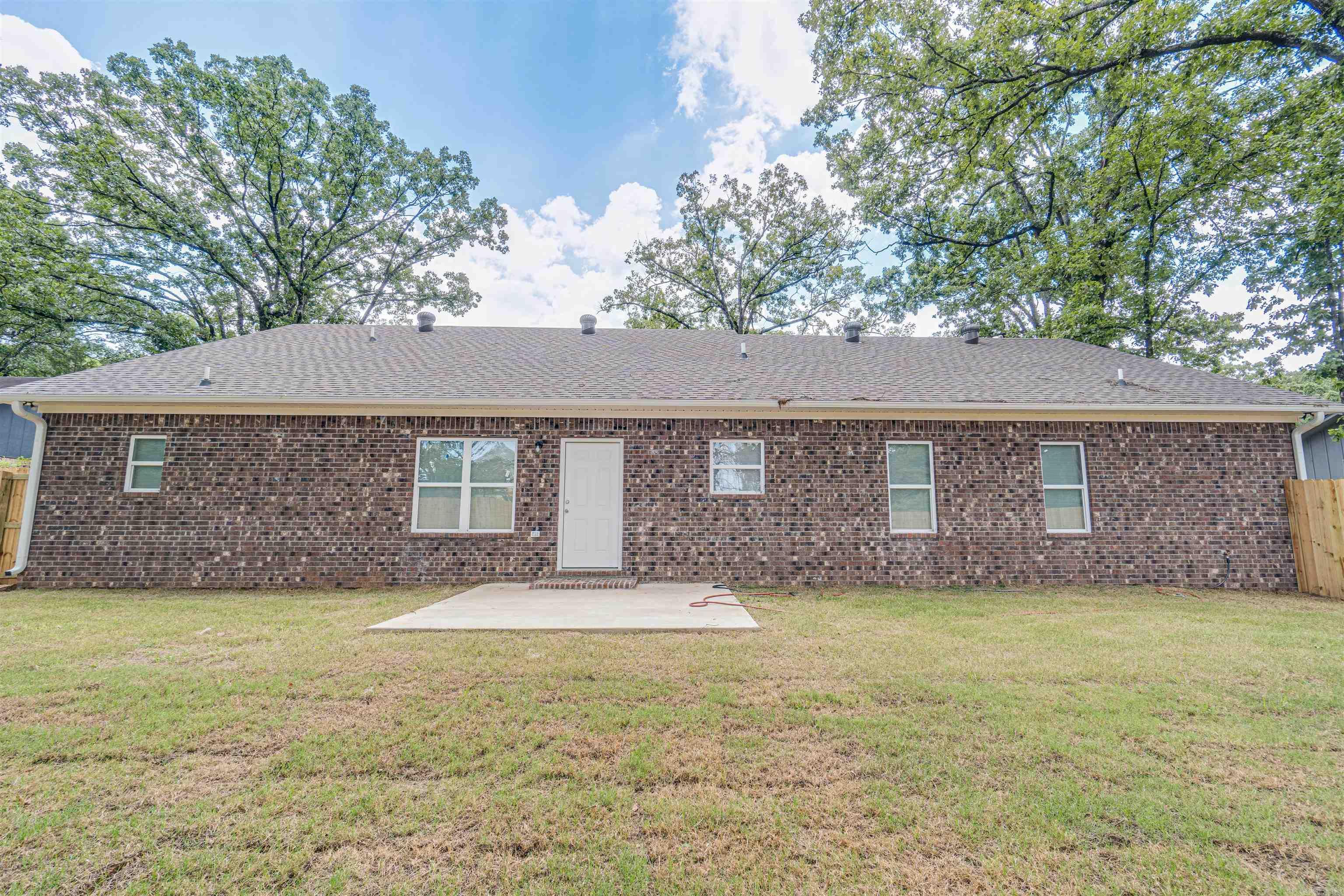 1906 Hutto  Conway, AR