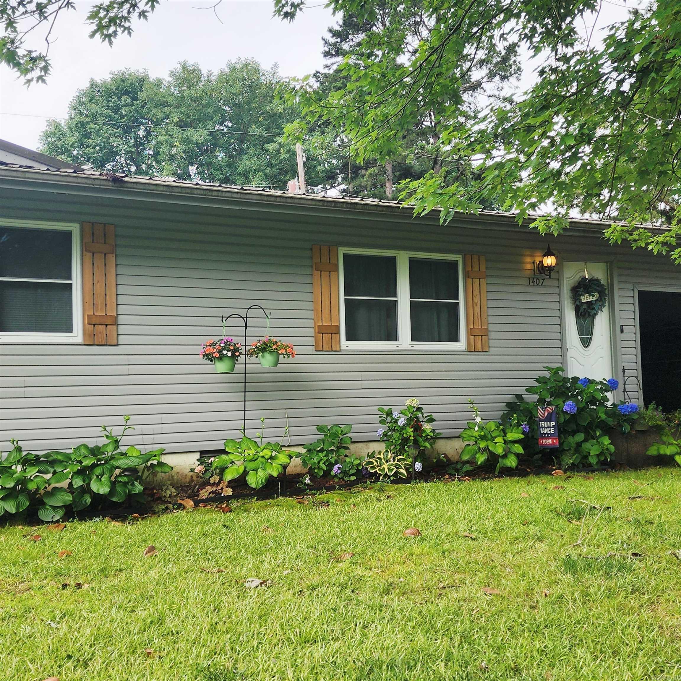 1407 W Front  Heber Springs, AR