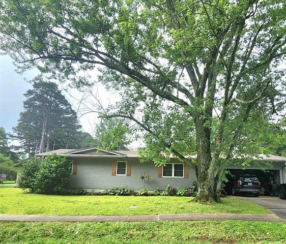 1407 W Front  Heber Springs, AR