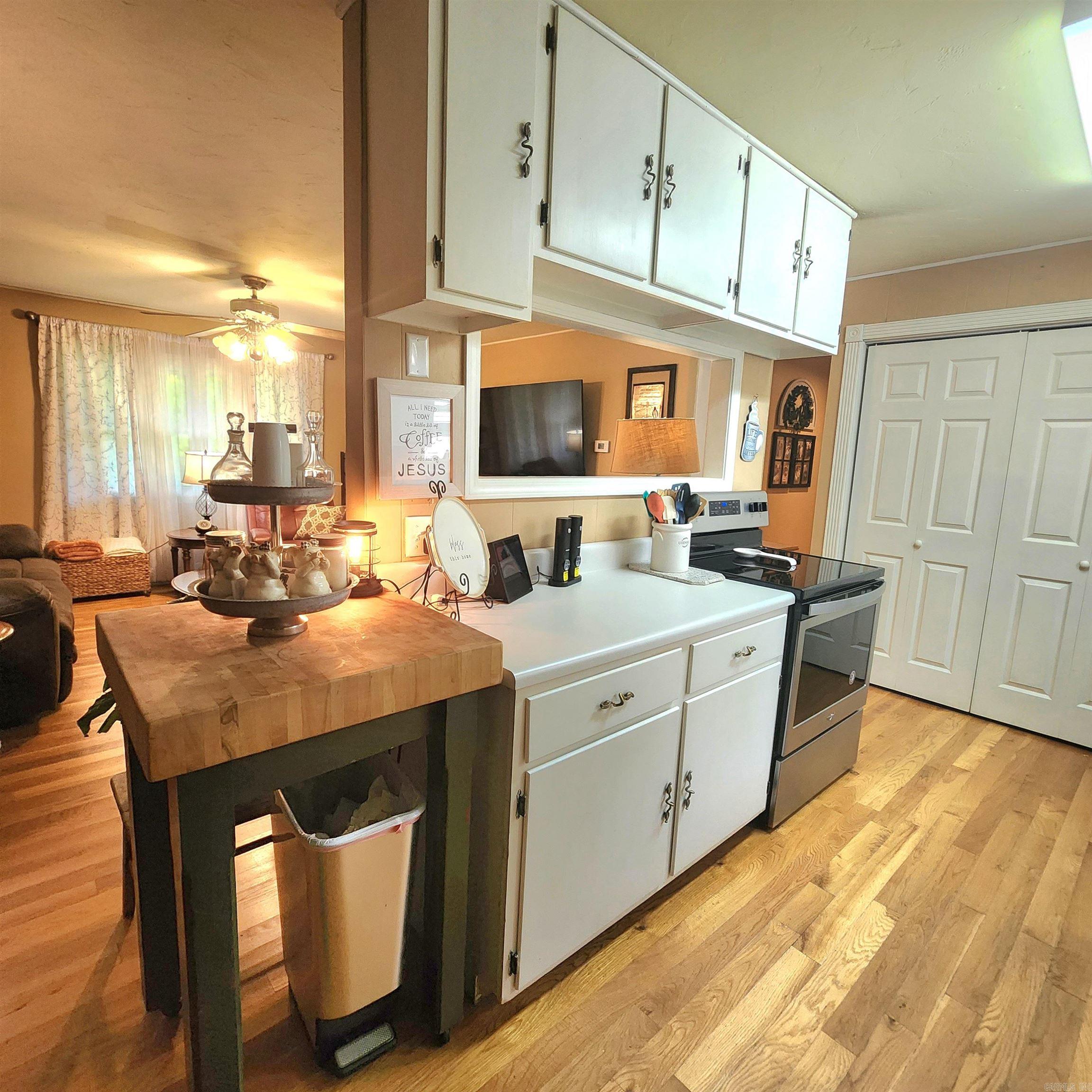 1407 W Front  Heber Springs, AR