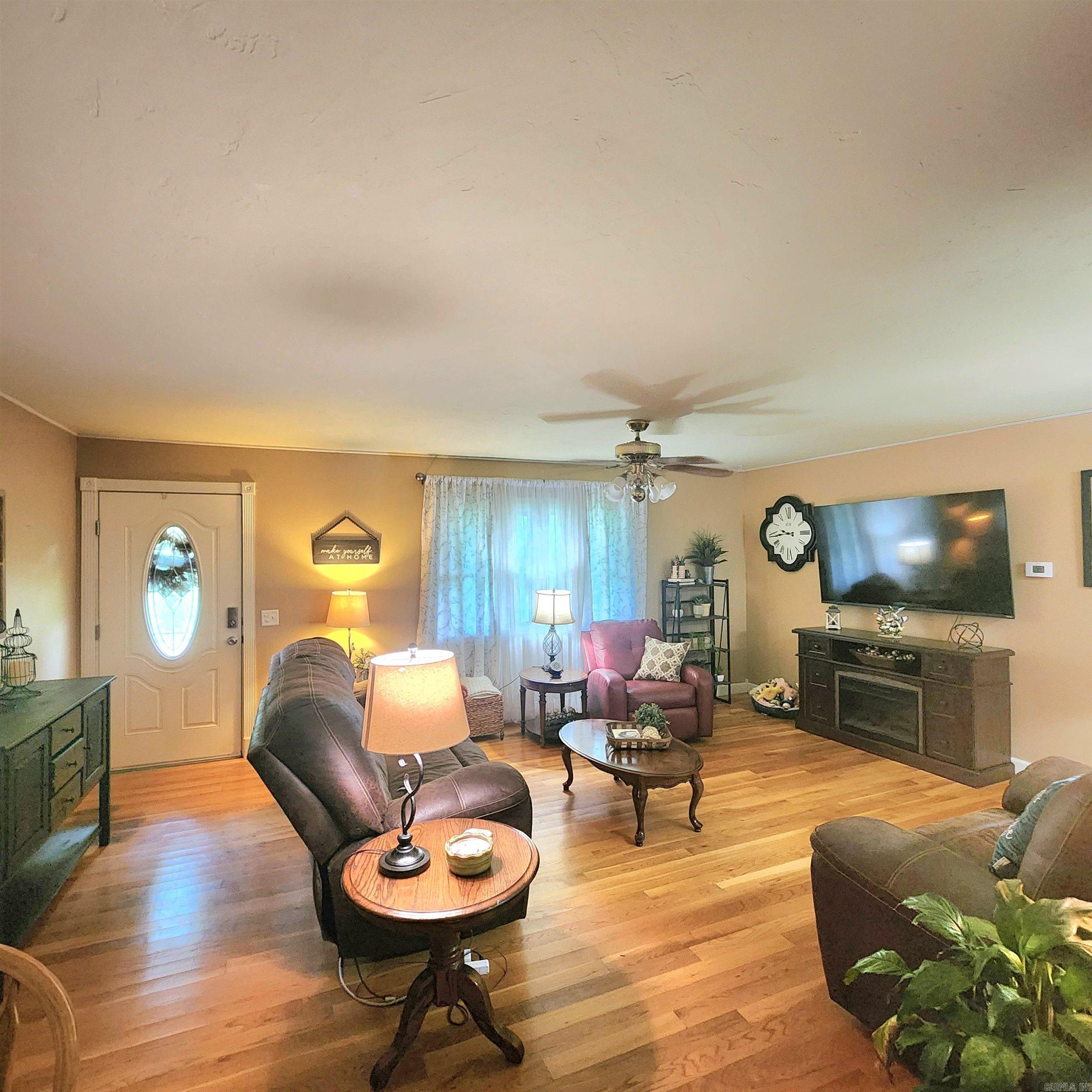 1407 W Front  Heber Springs, AR