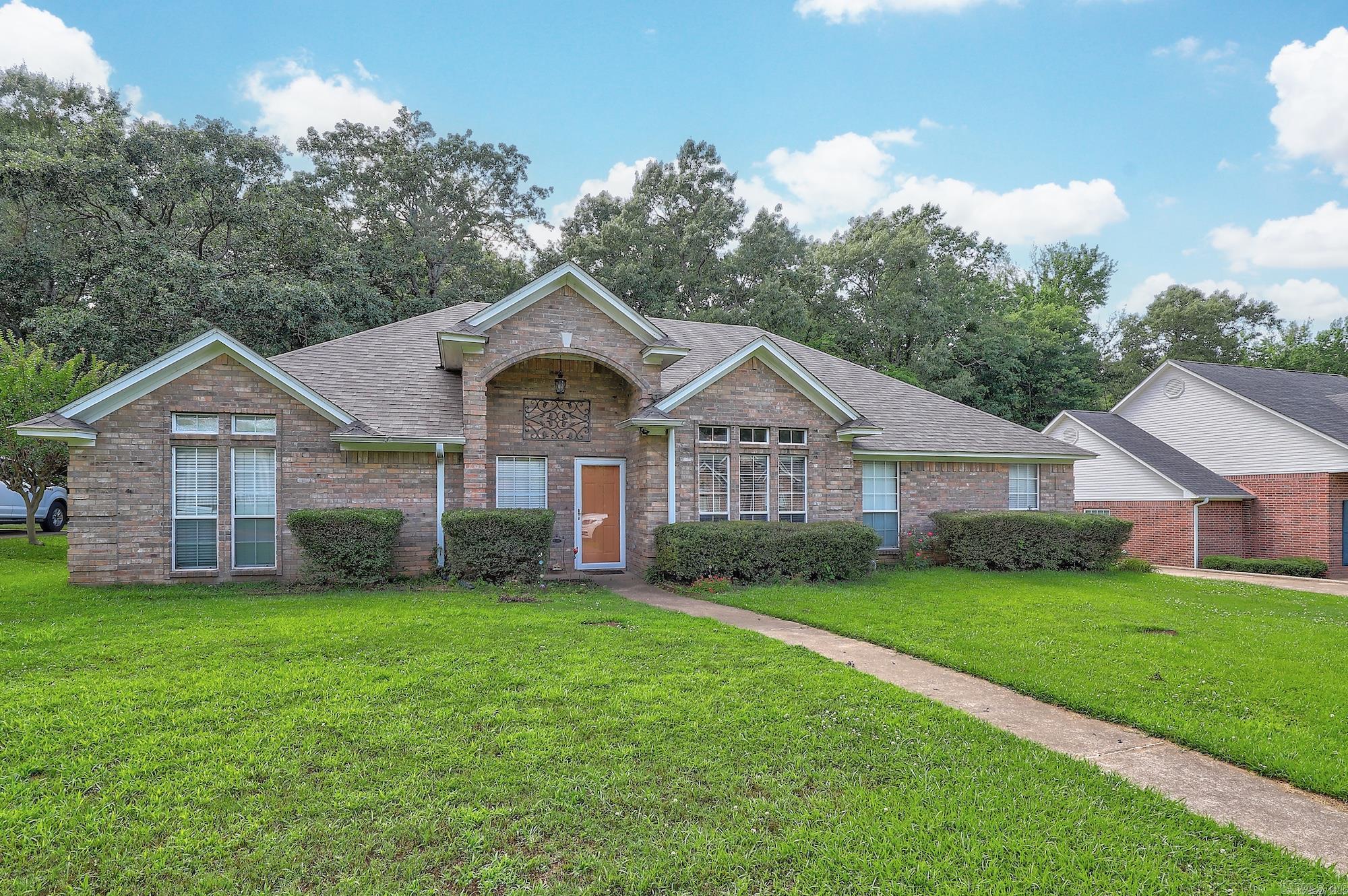 203 Peter Alan  Wake Village, TX