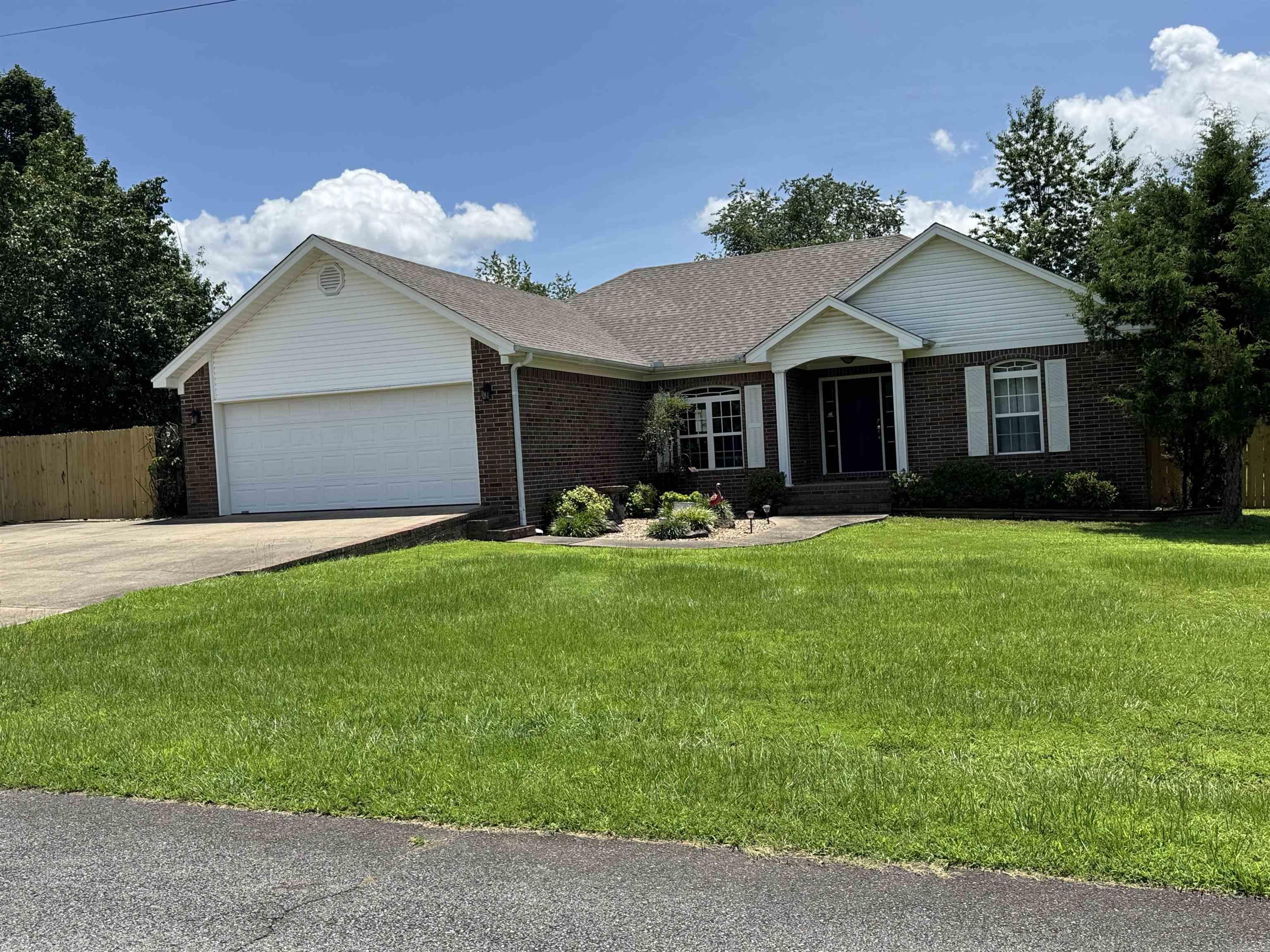 111 Johnston  Greers Ferry, AR