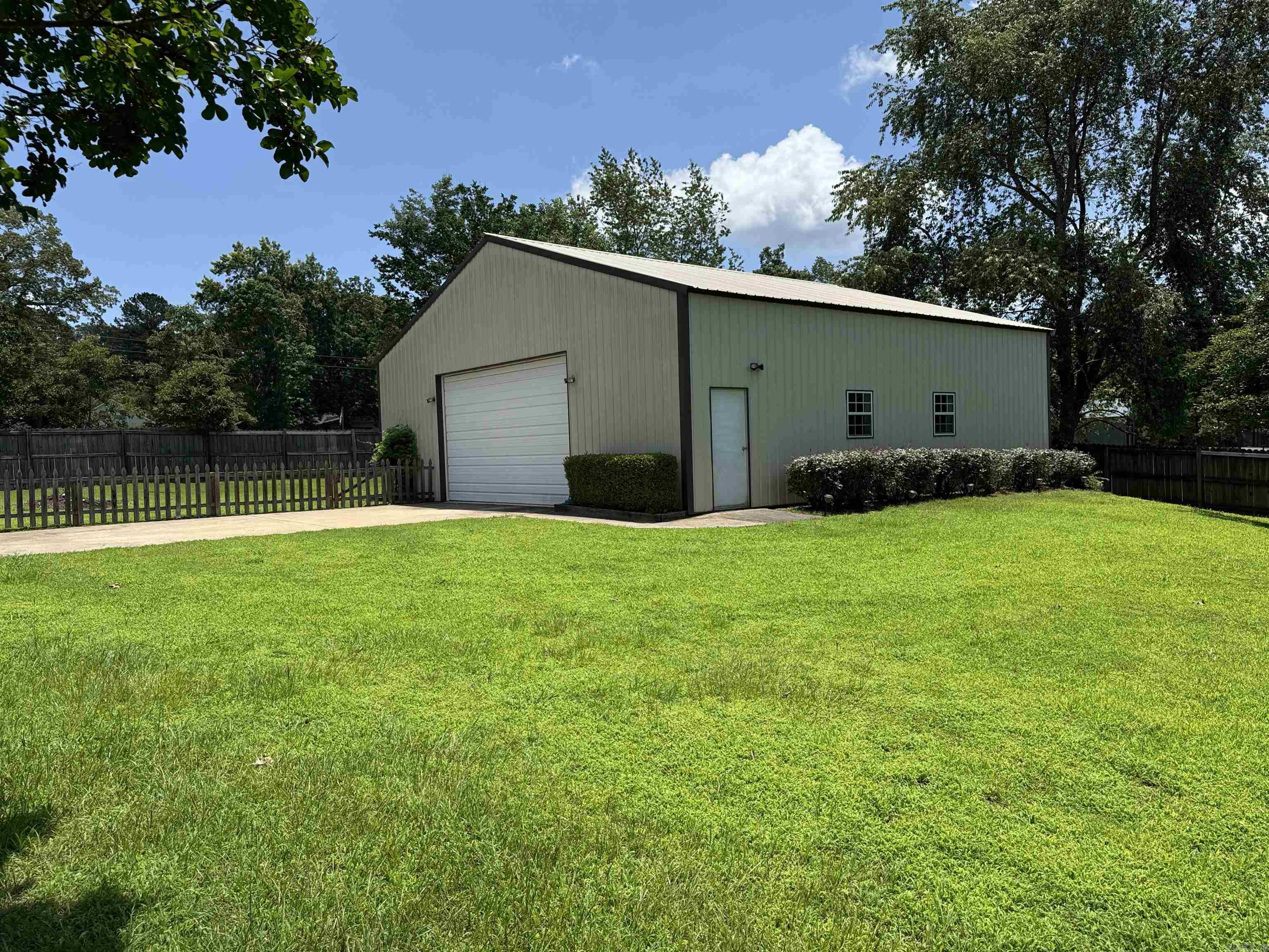 111 Johnston  Greers Ferry, AR