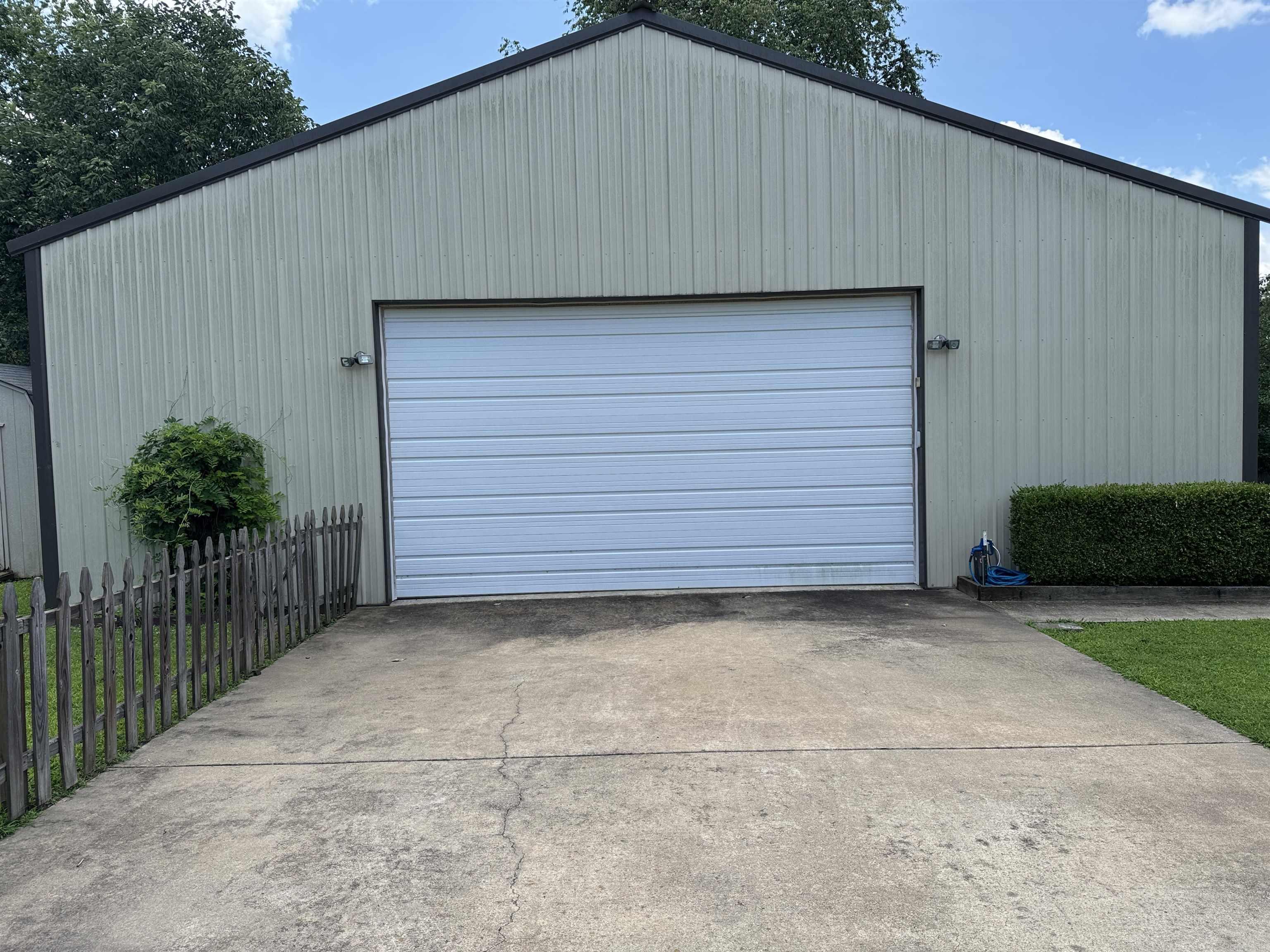 111 Johnston  Greers Ferry, AR