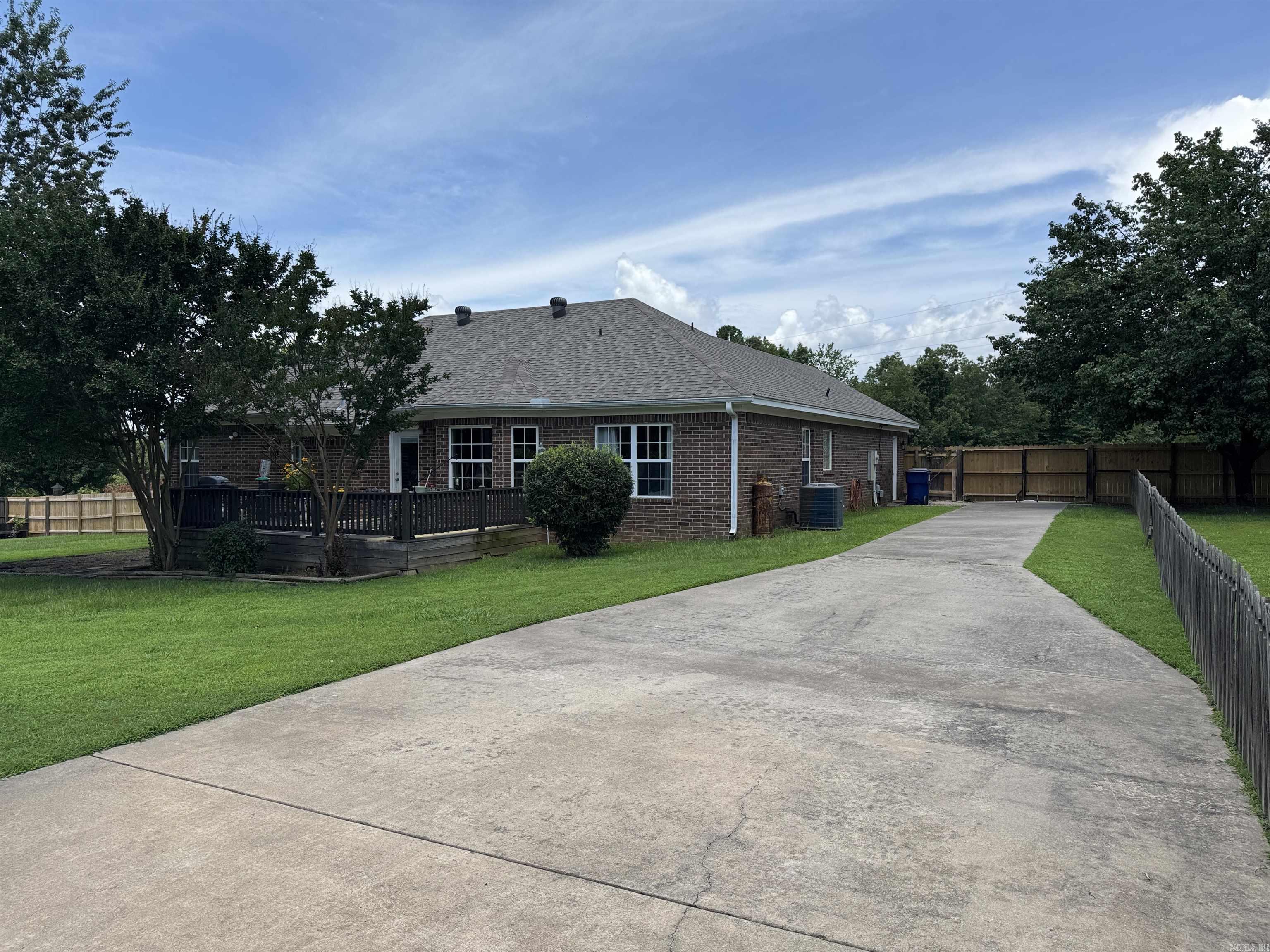 111 Johnston  Greers Ferry, AR
