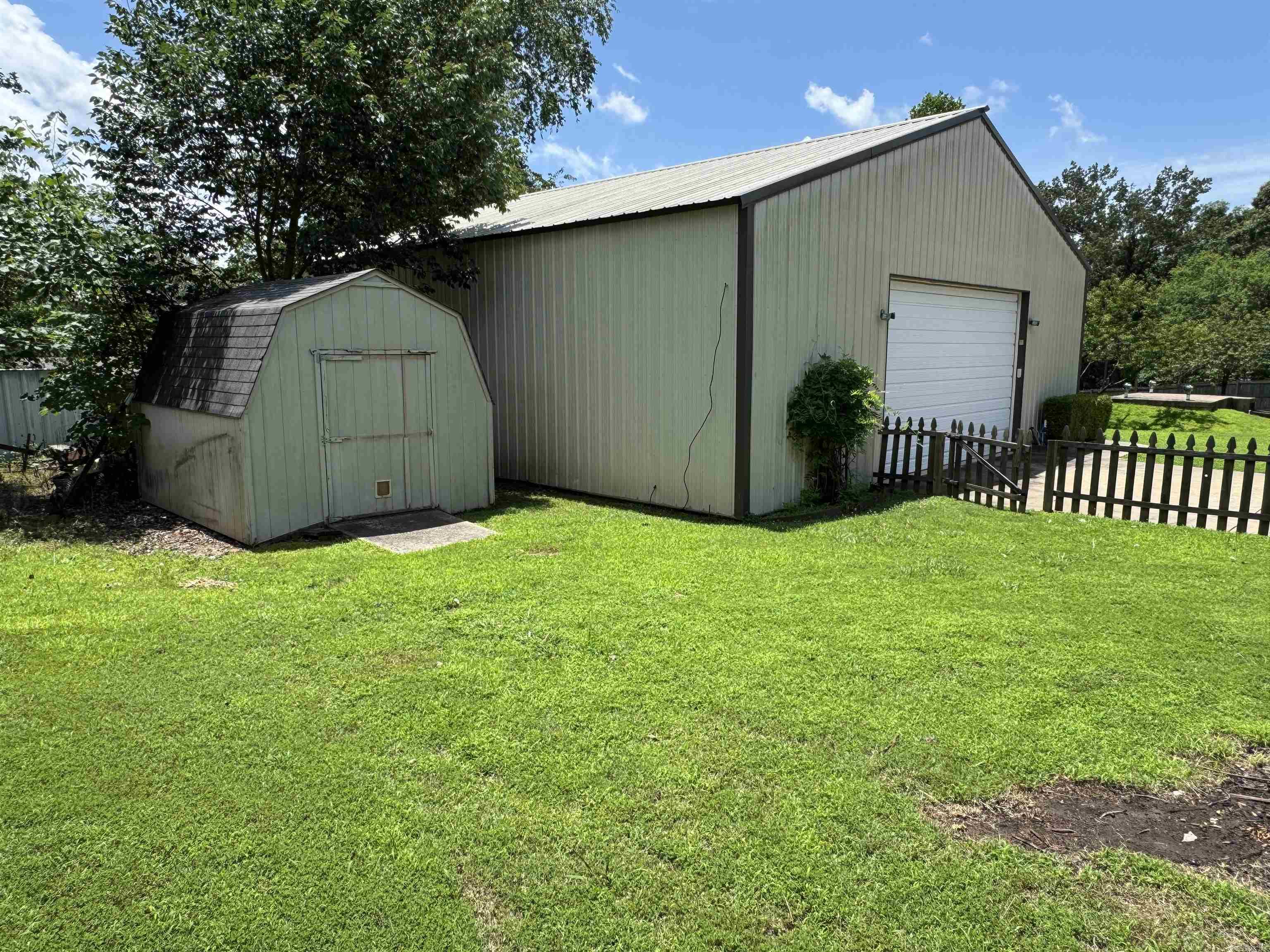 111 Johnston  Greers Ferry, AR