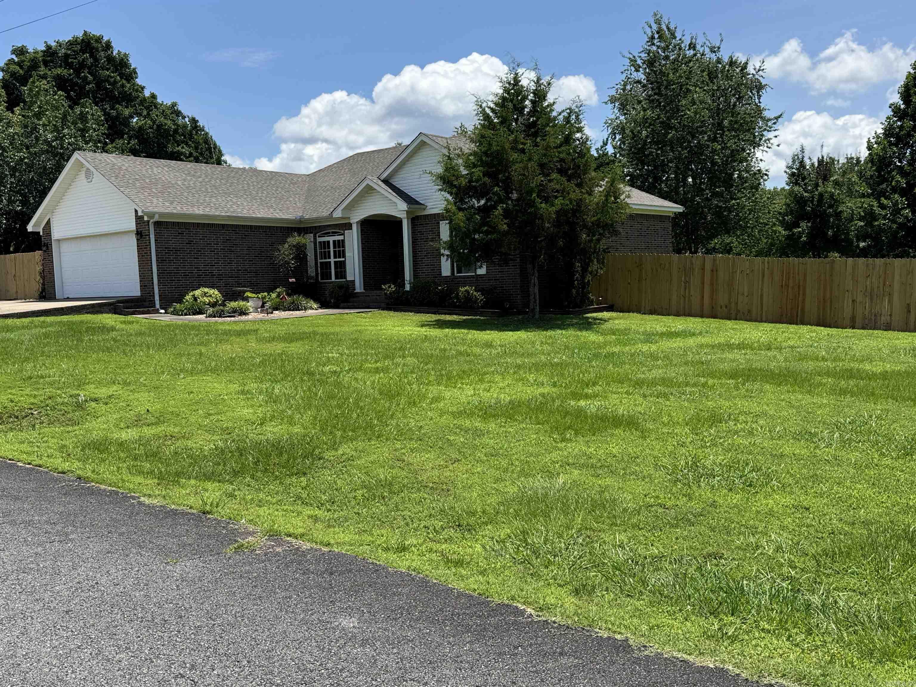 111 Johnston  Greers Ferry, AR