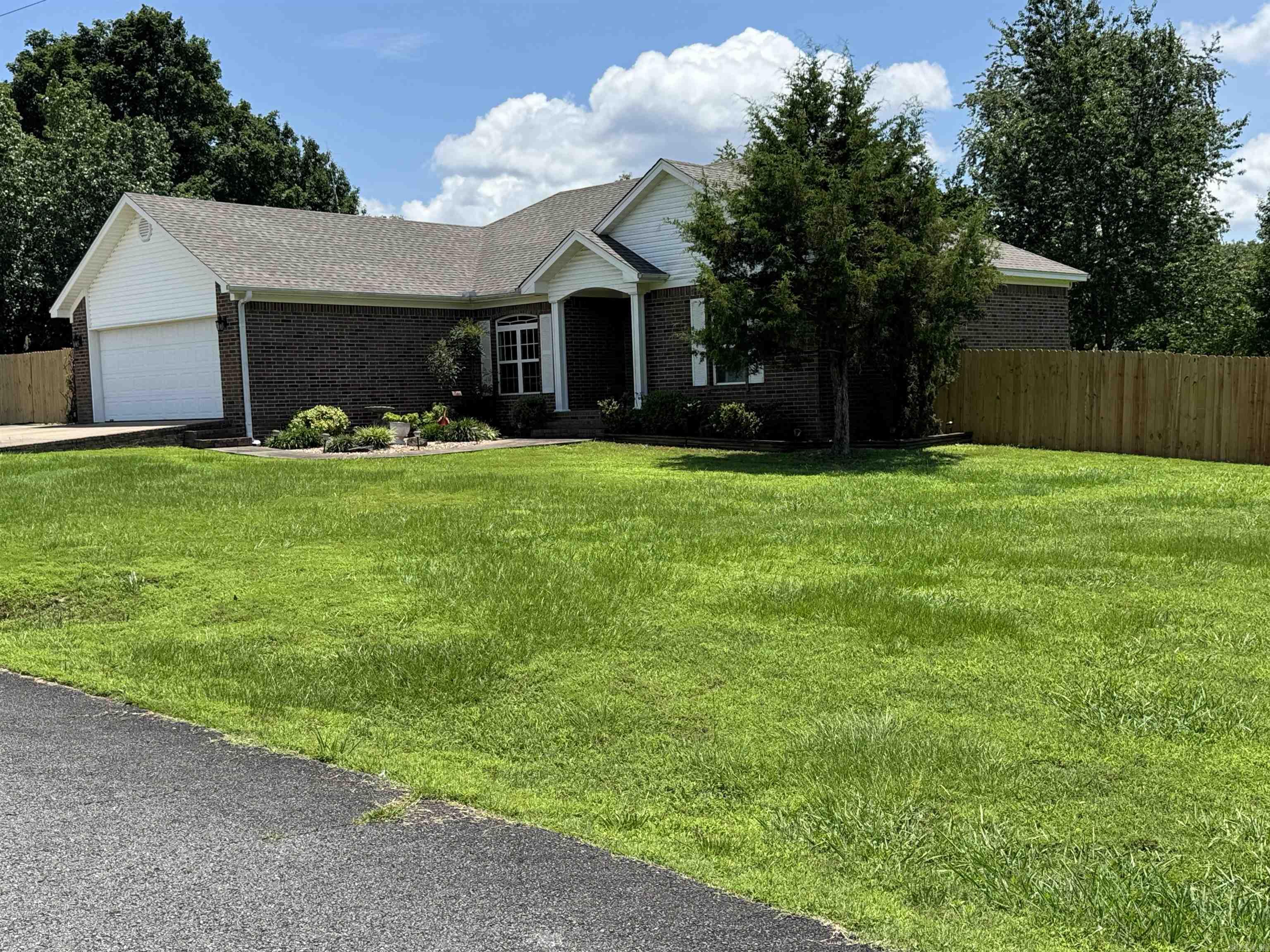 111 Johnston  Greers Ferry, AR