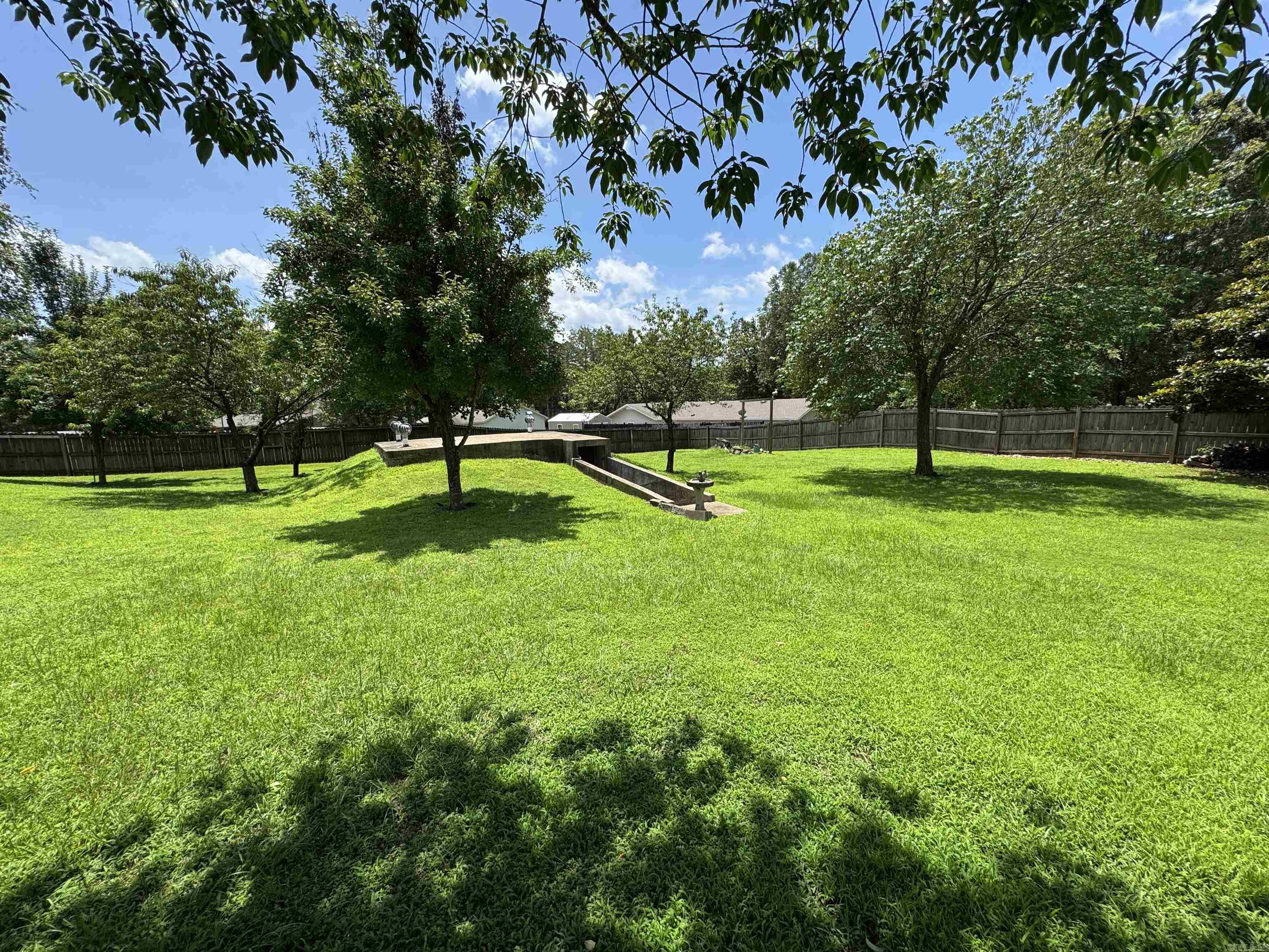 111 Johnston  Greers Ferry, AR