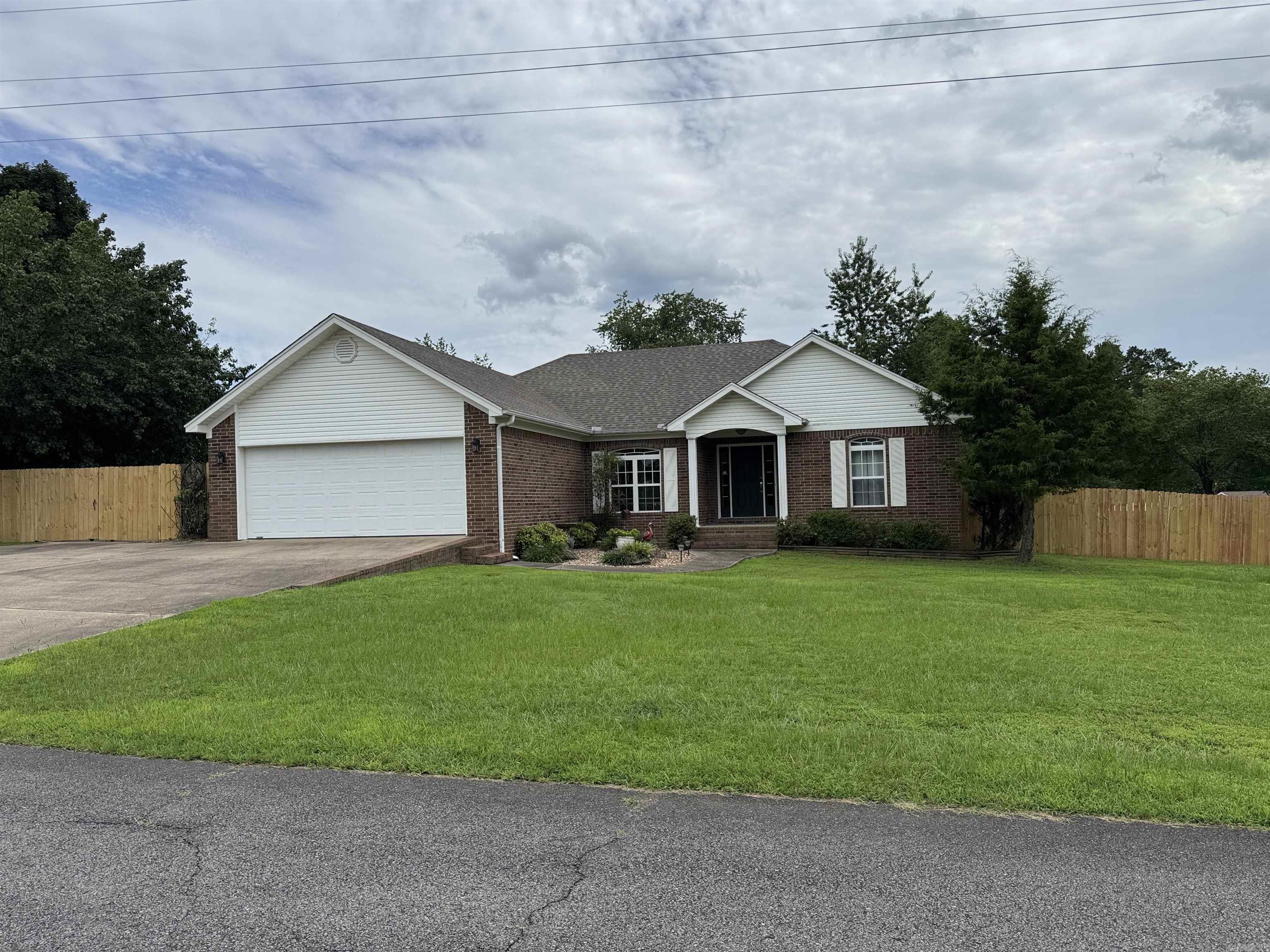 111 Johnston  Greers Ferry, AR