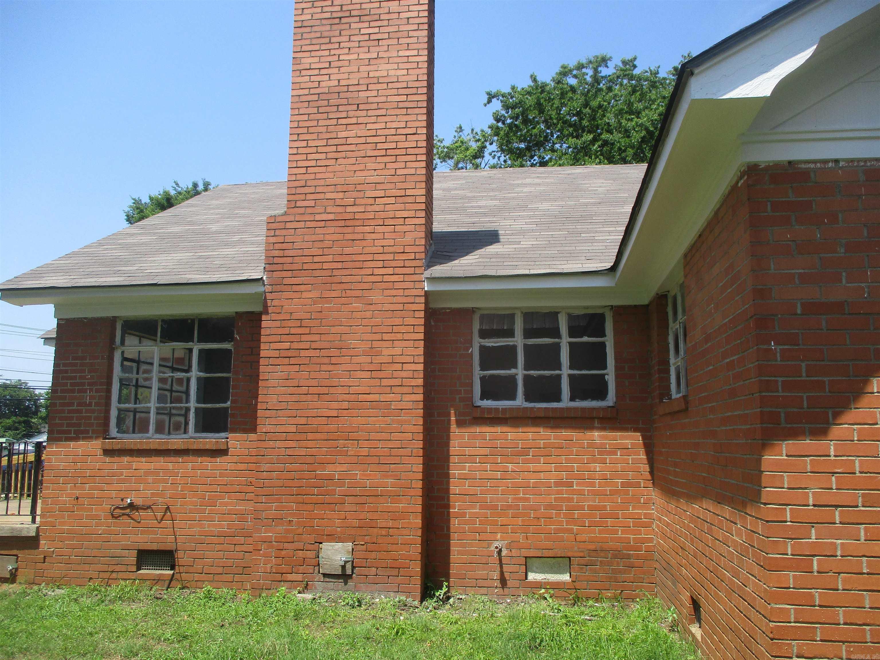 1006 W Cherry  Clarksville, AR