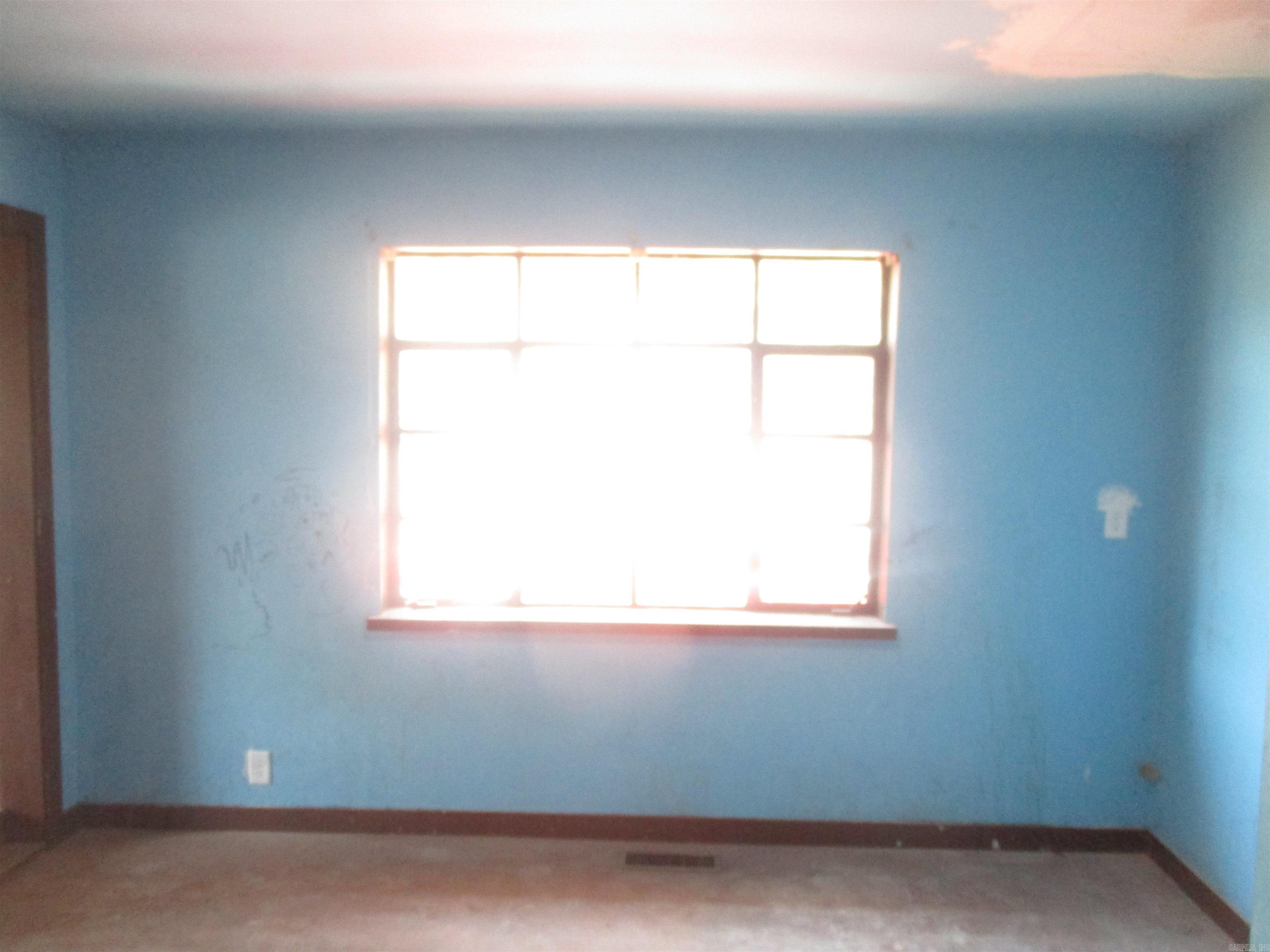 1006 W Cherry  Clarksville, AR