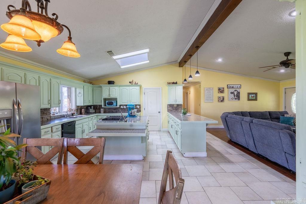 212 Wolf Branch Road  Greenbrier, AR