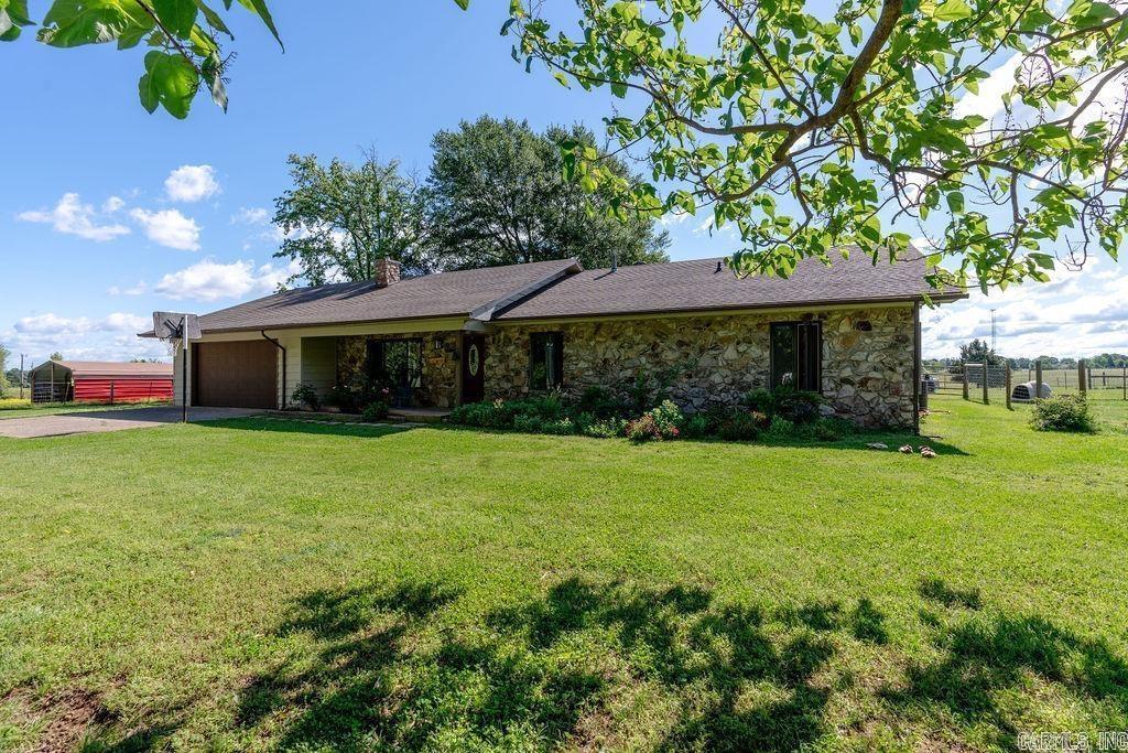 212 Wolf Branch Road  Greenbrier, AR