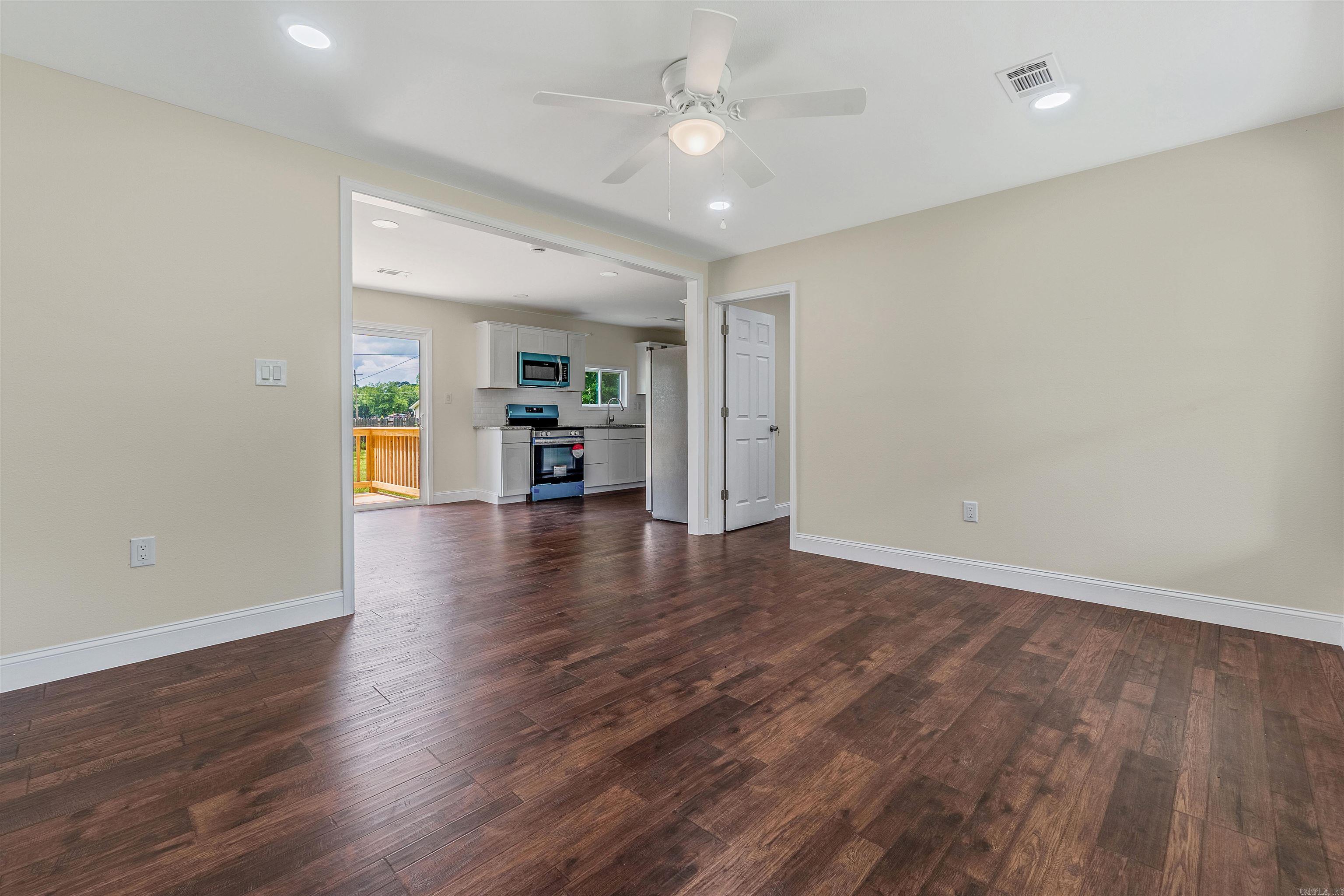 4 Billy Dr  Mayflower, AR