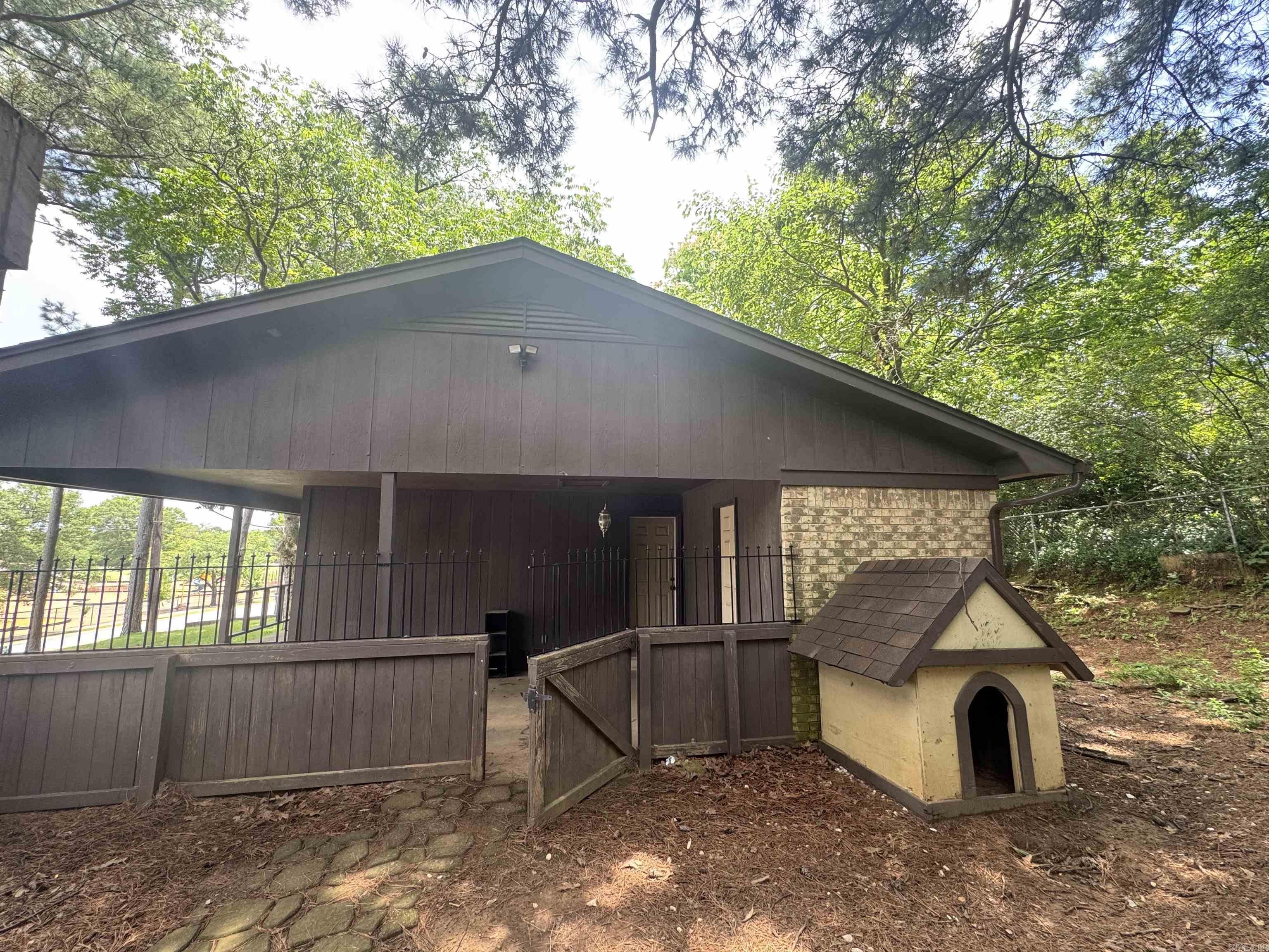 611 W Moore  Searcy, AR