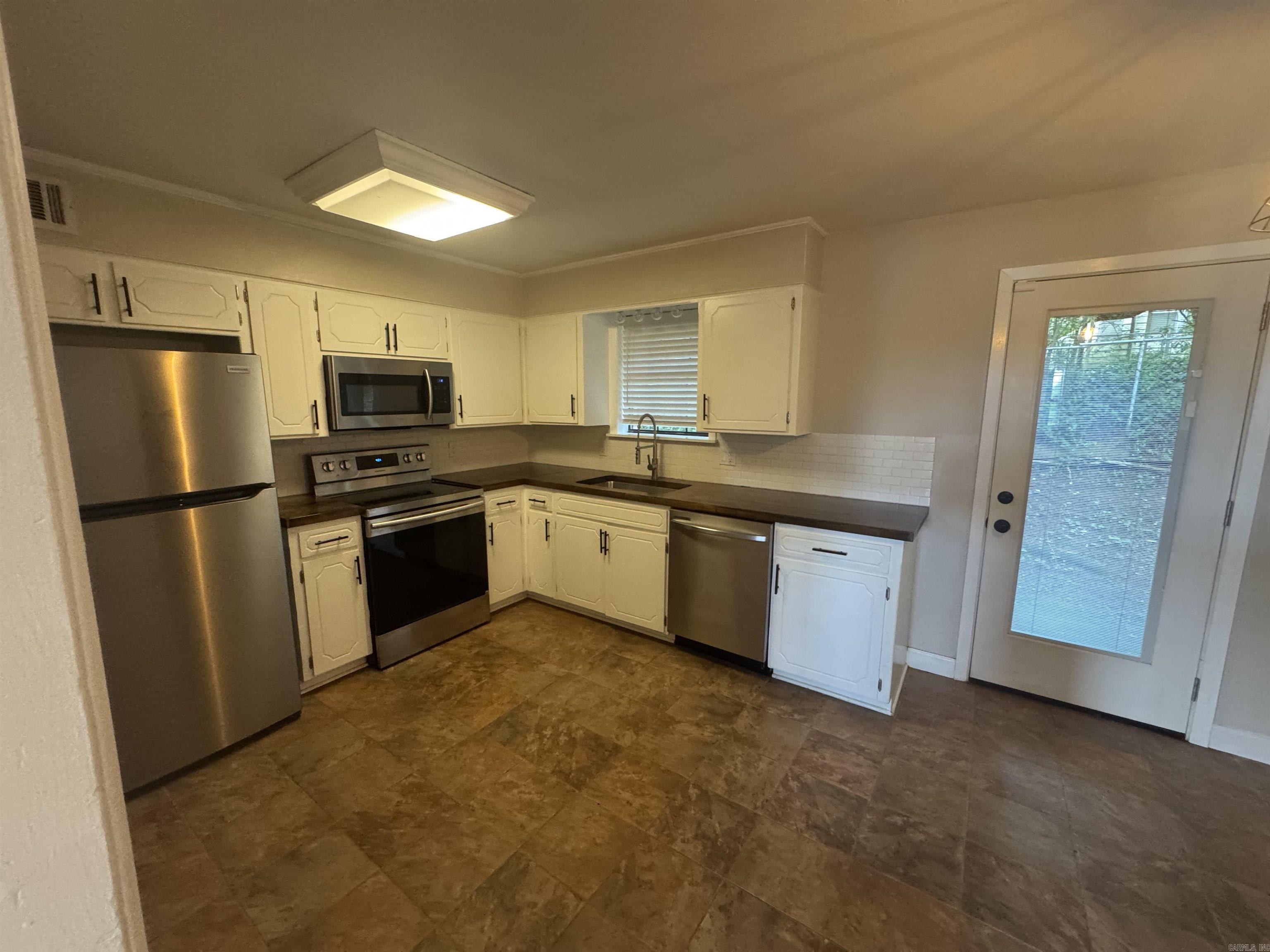611 W Moore  Searcy, AR