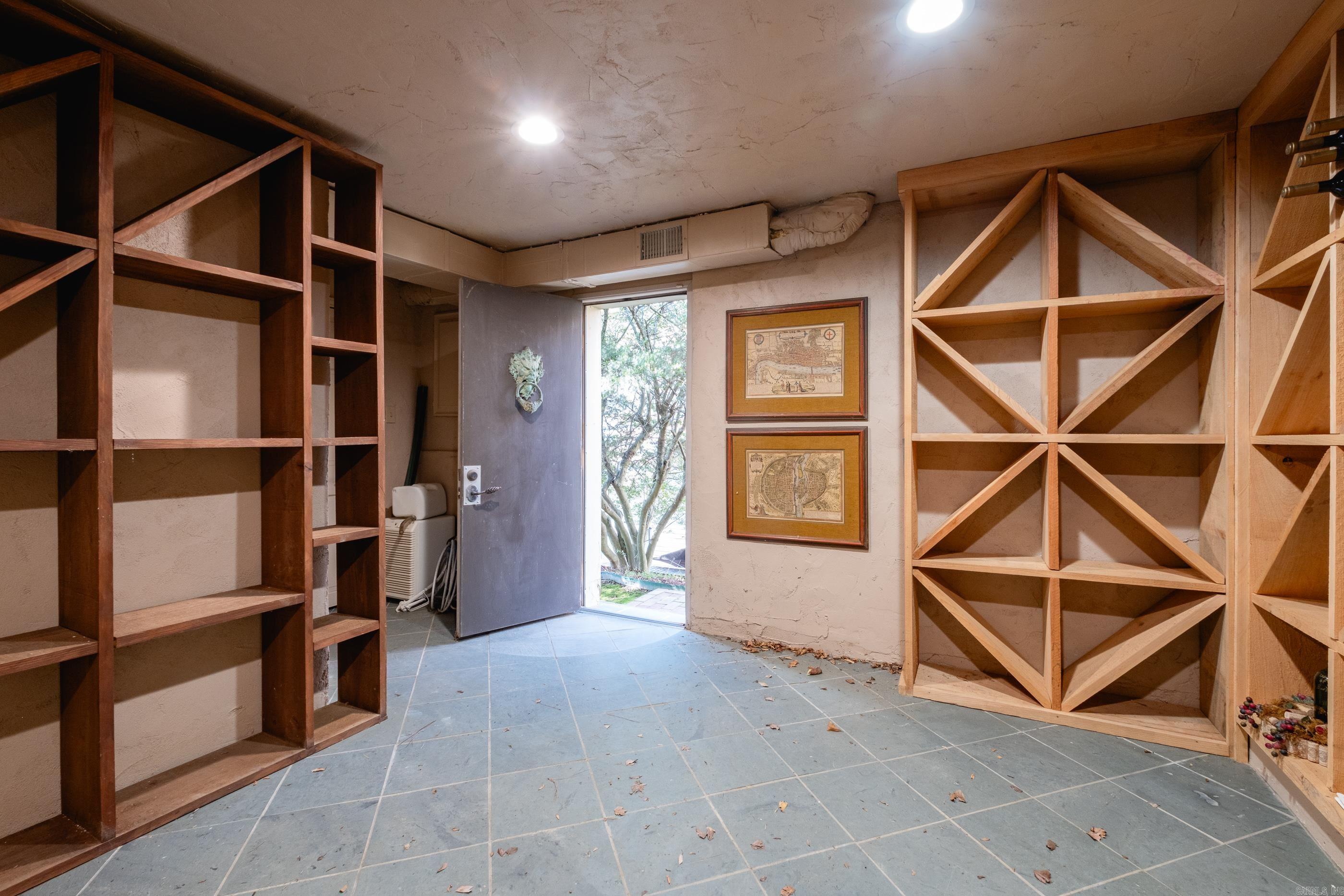 801 Pleasant Valley Drive, Unit 19  Little Rock, AR