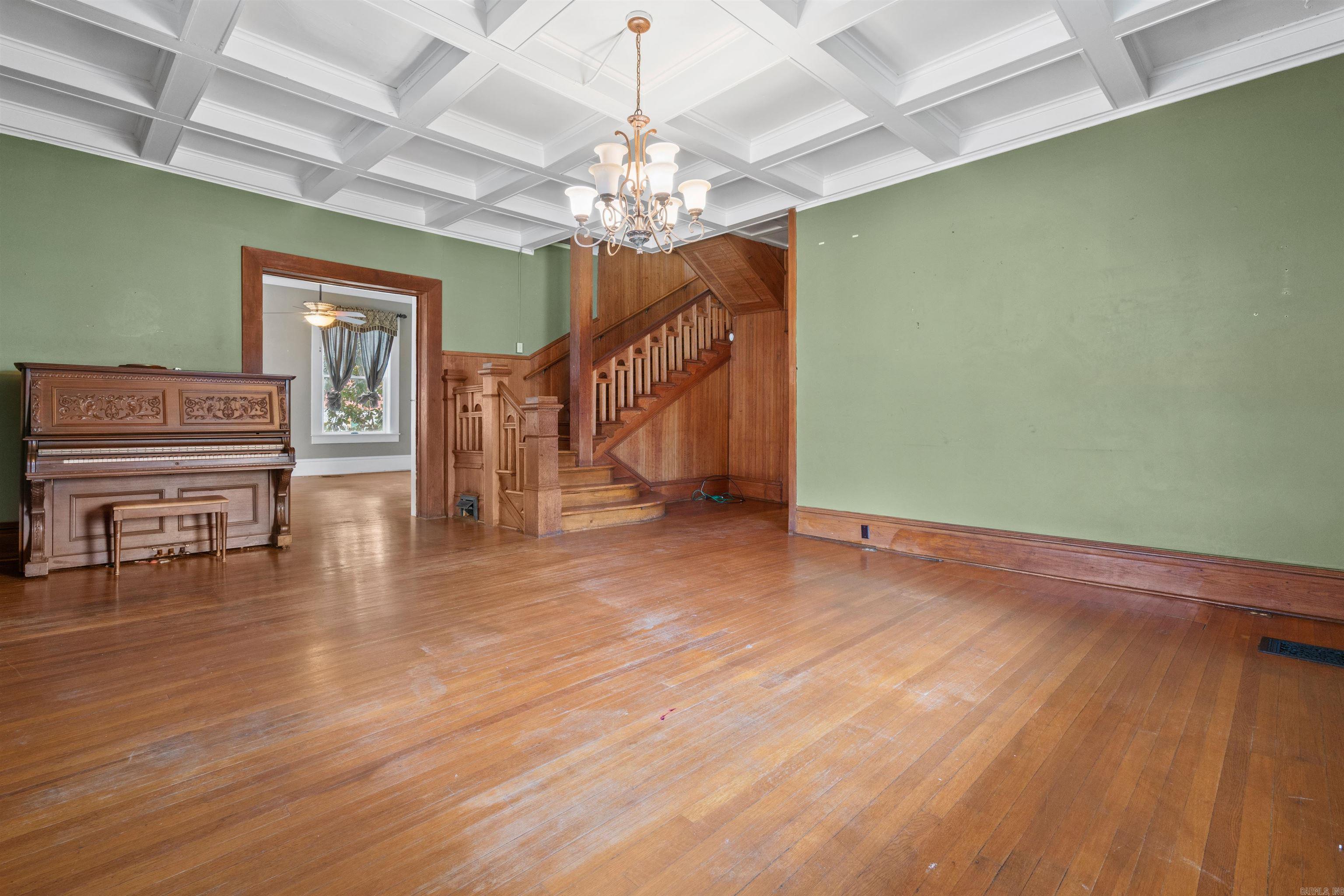 303 Quapaw  Hot Springs, AR