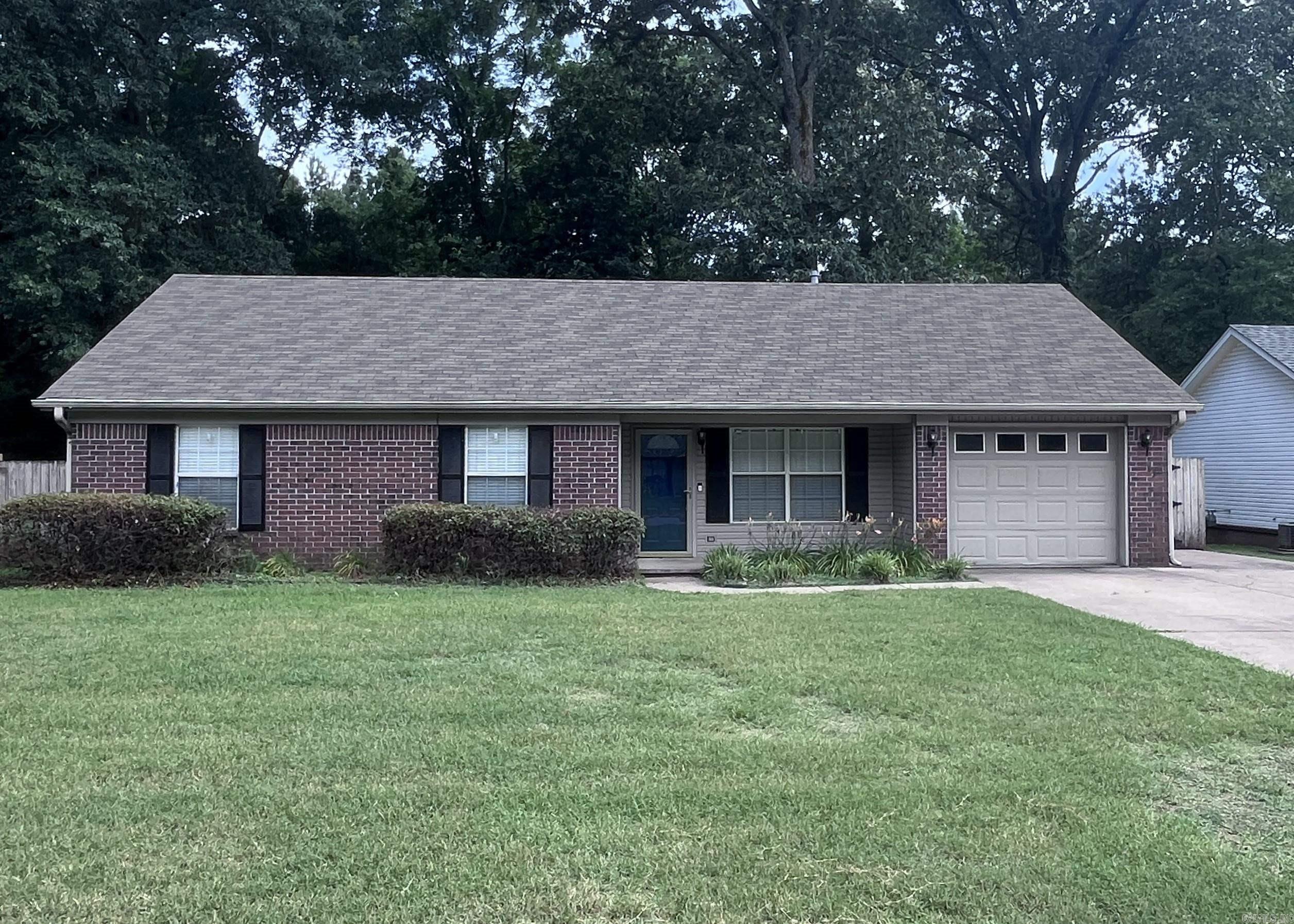 33 Shaded Oaks Drive