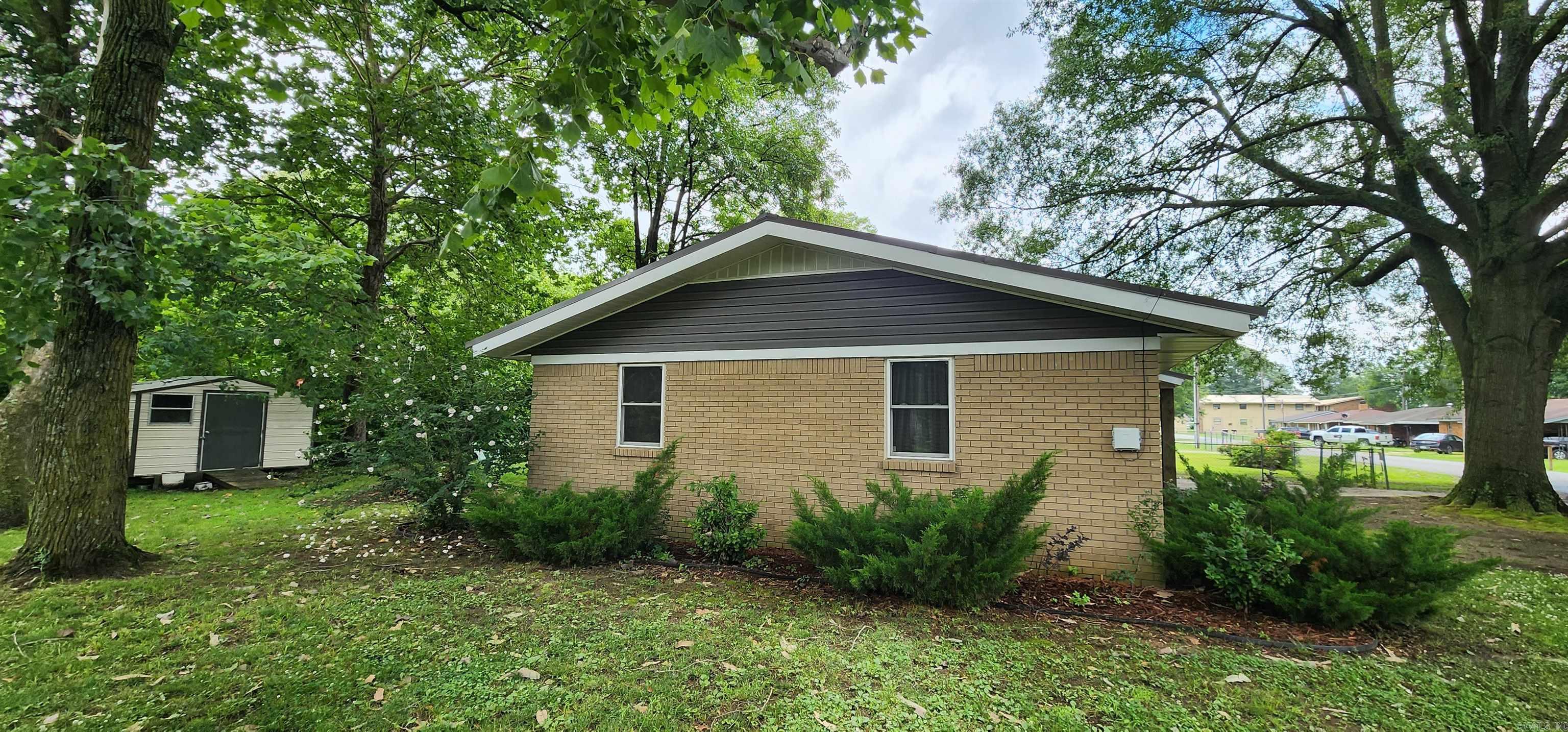 211 Raymond Circle Dr  McCrory, AR