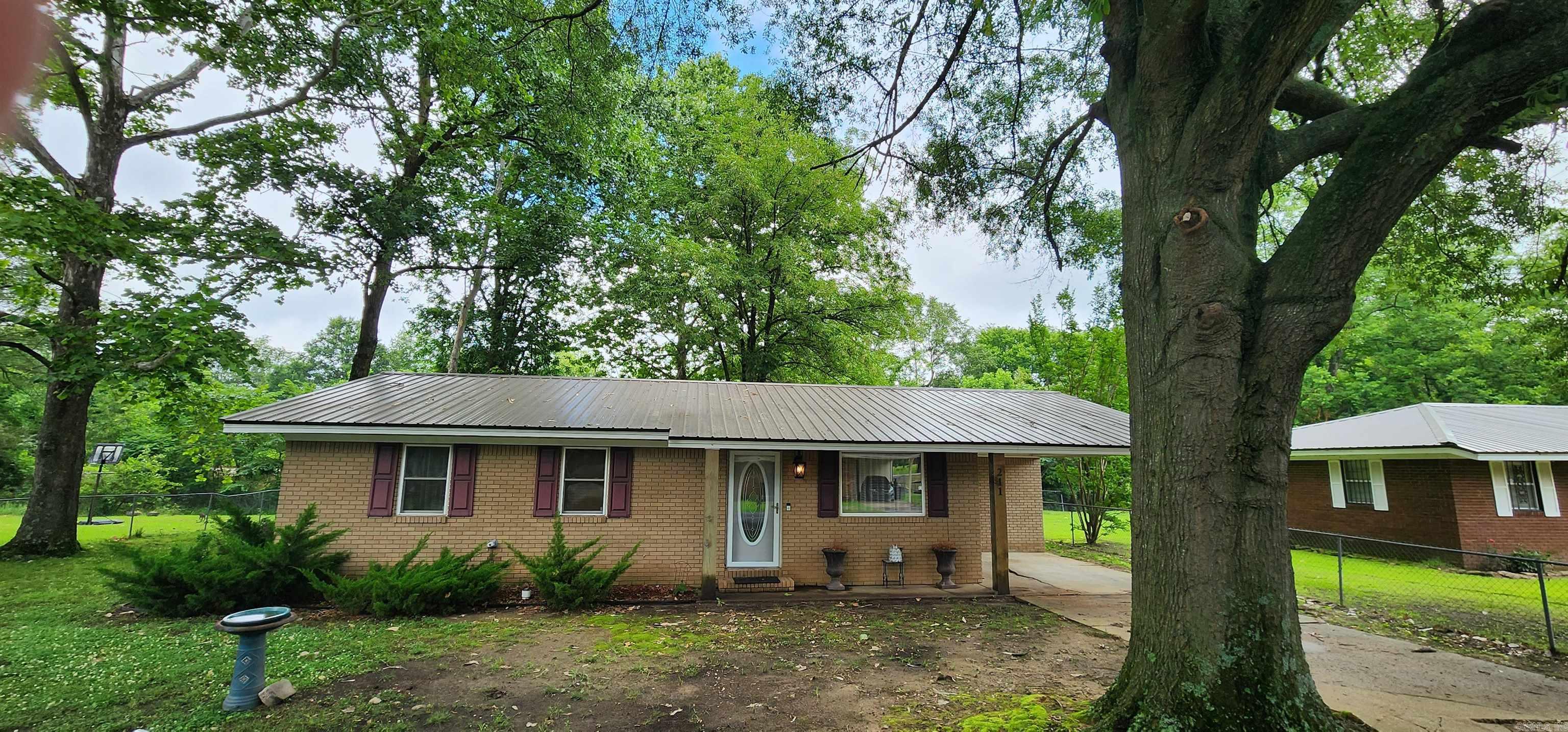 211 Raymond Circle Dr  McCrory, AR
