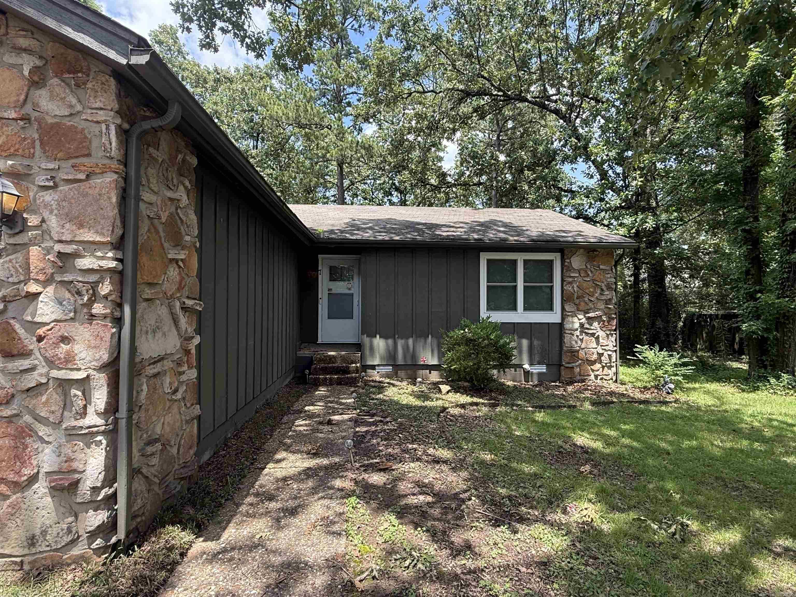 7 HICKORY LANE  Maumelle, AR
