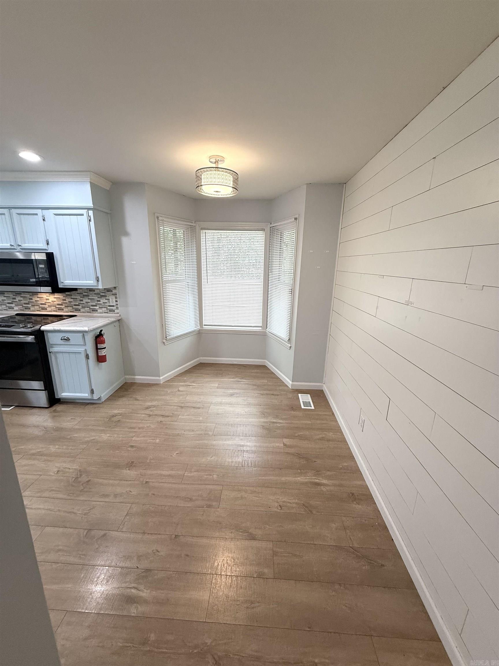7 HICKORY LANE  Maumelle, AR