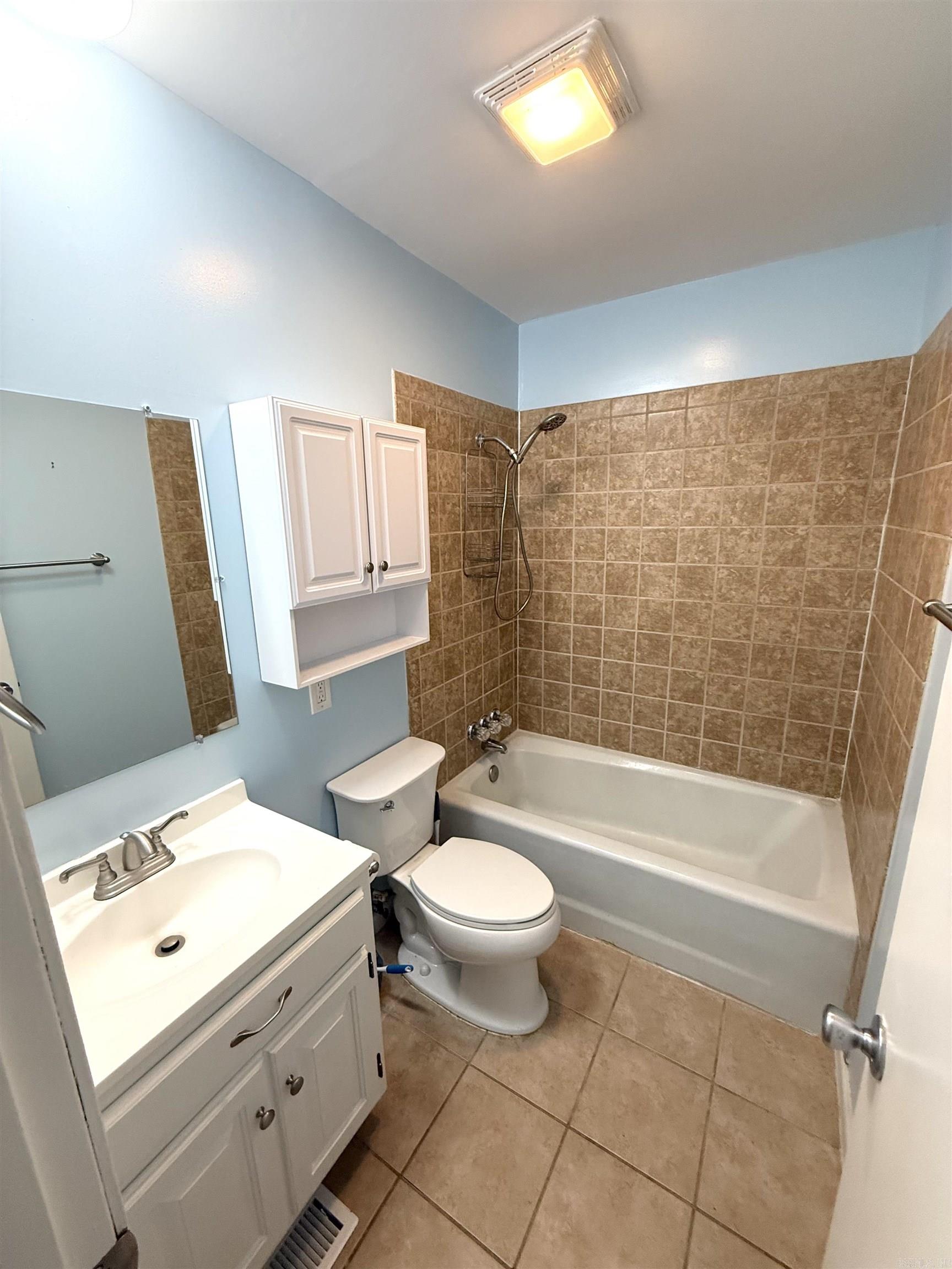 7 HICKORY LANE  Maumelle, AR