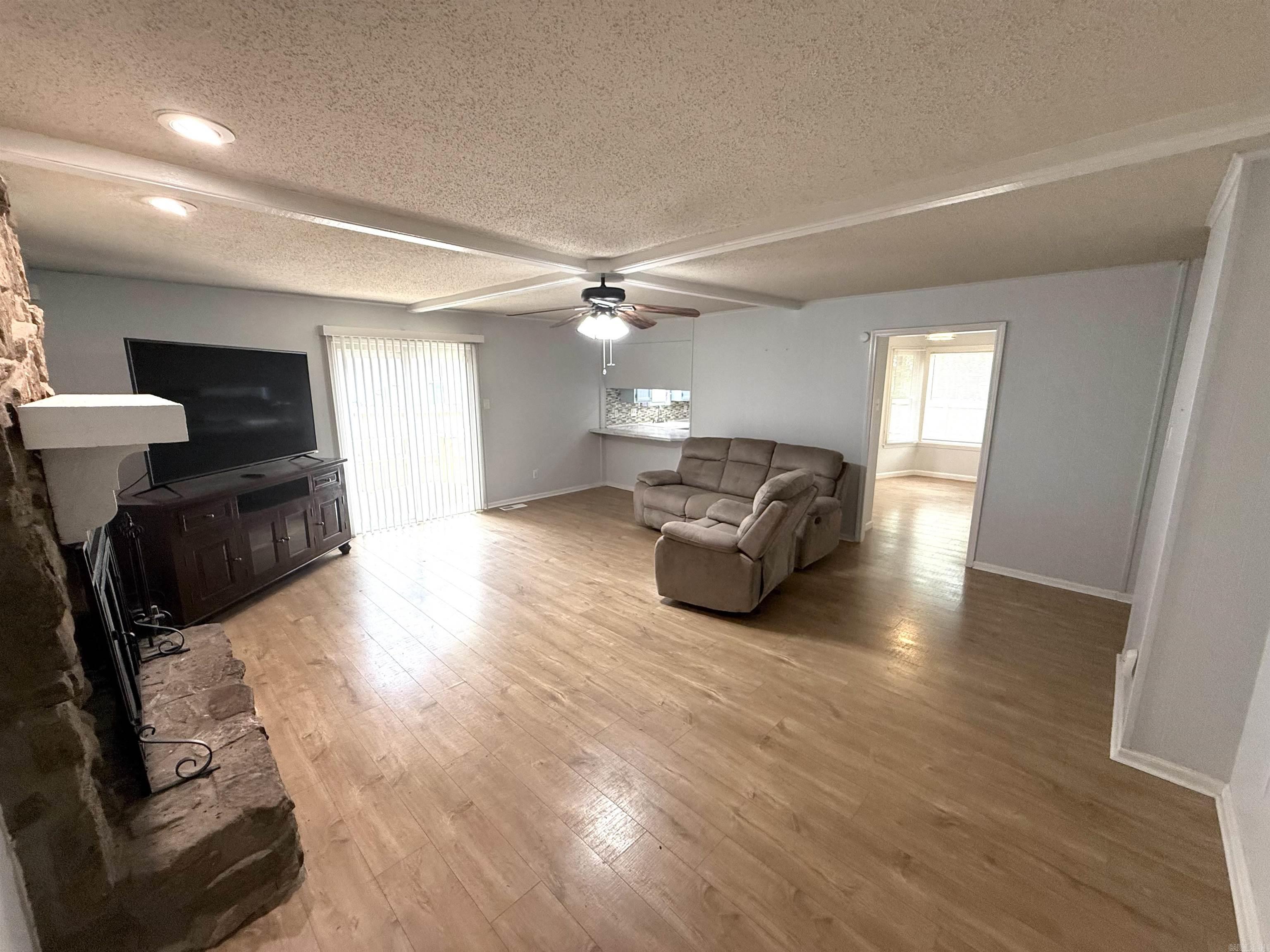 7 HICKORY LANE  Maumelle, AR