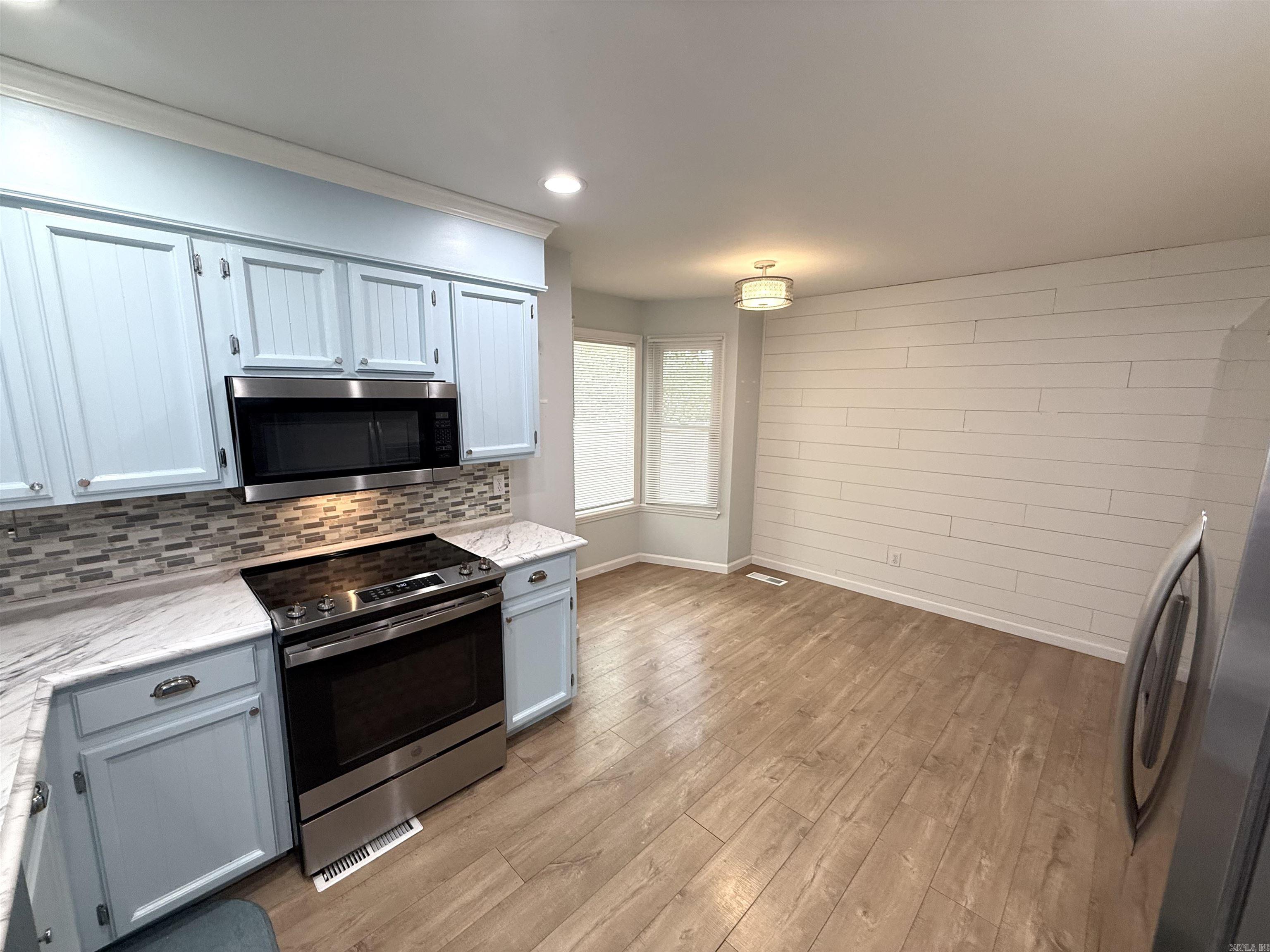 7 HICKORY LANE  Maumelle, AR