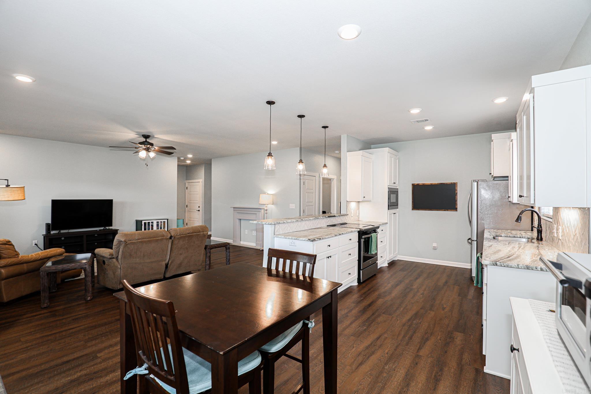 2932 GILLIS  Benton, AR