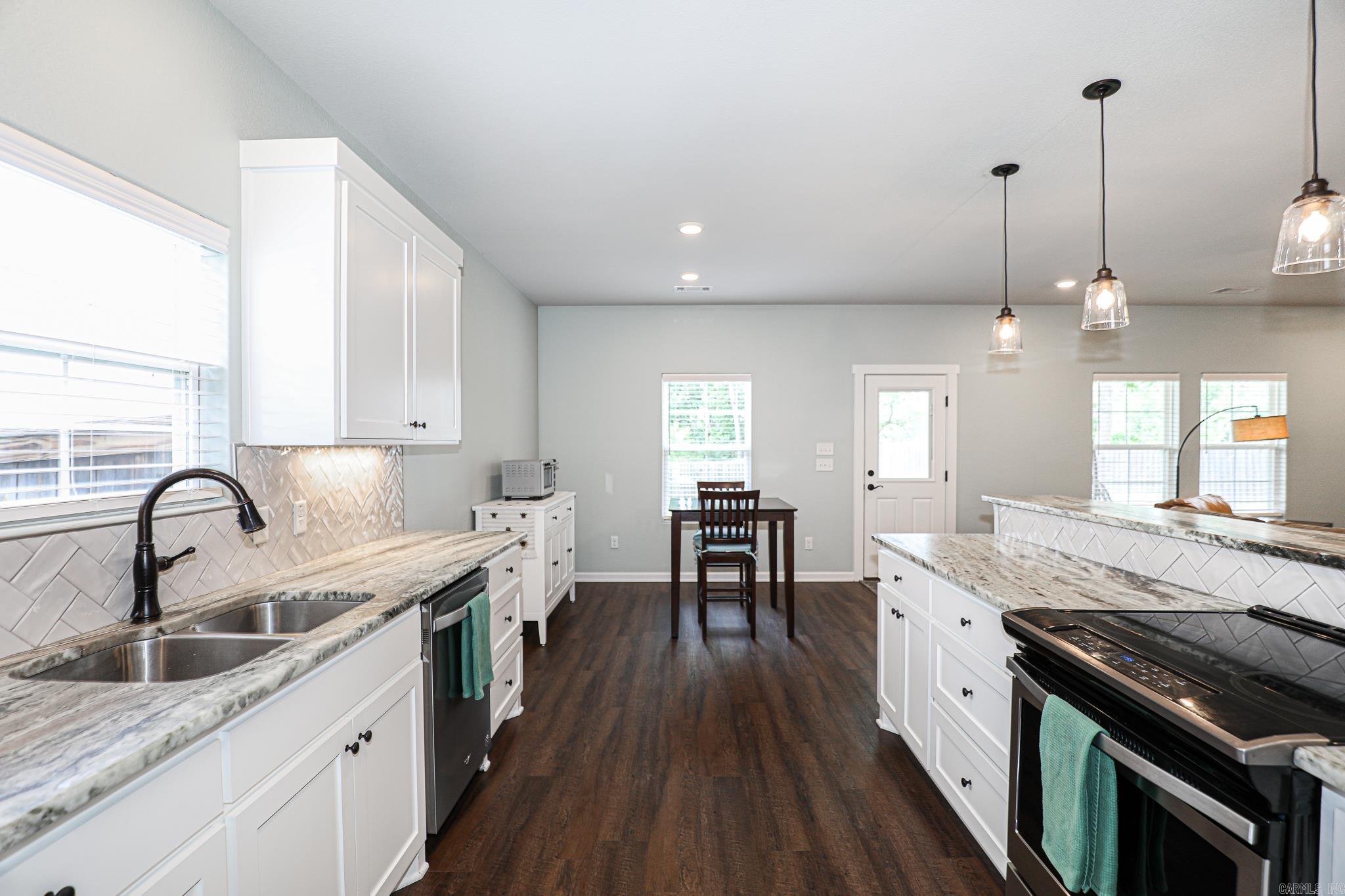 2932 GILLIS  Benton, AR