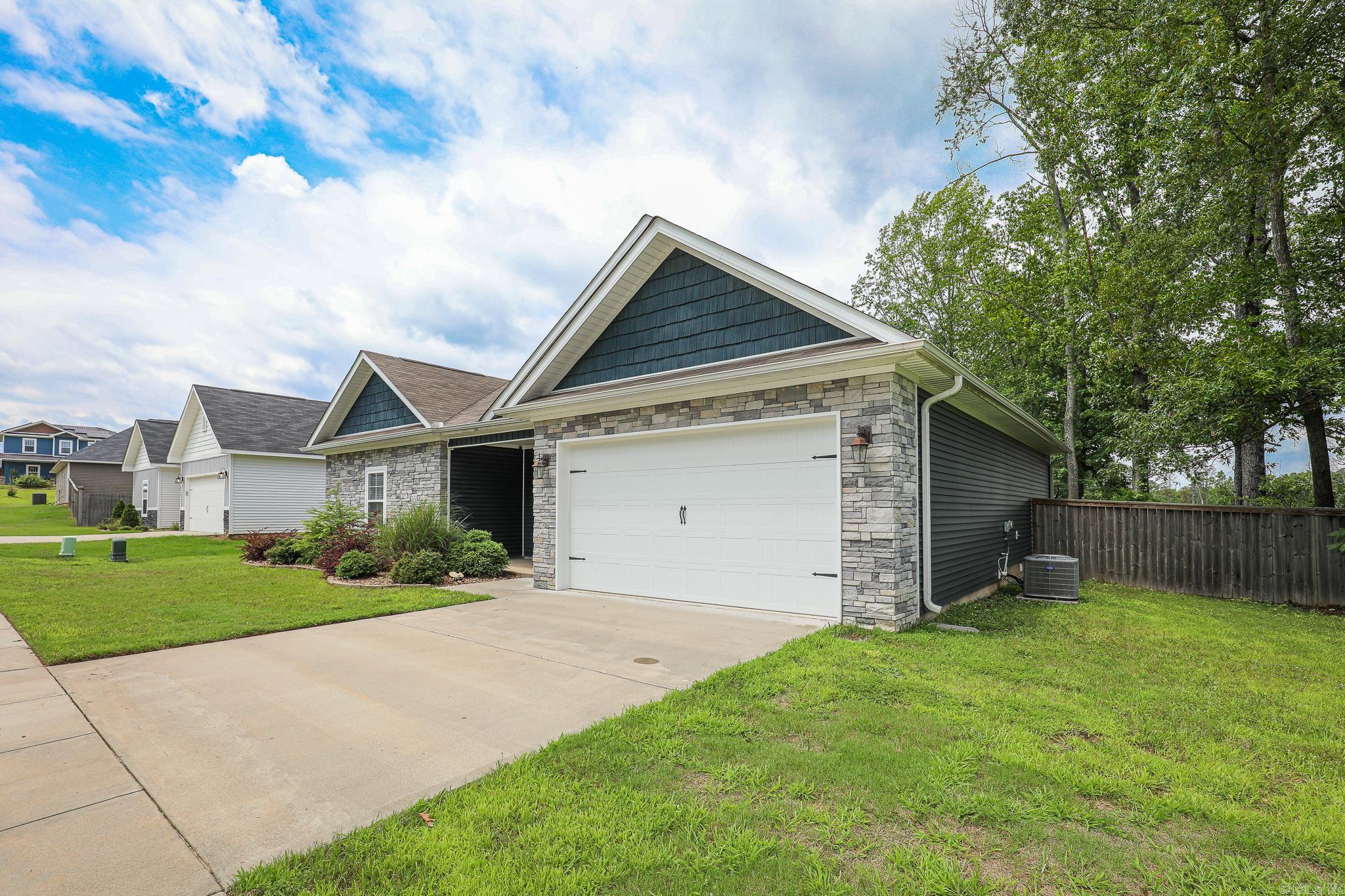2932 GILLIS  Benton, AR