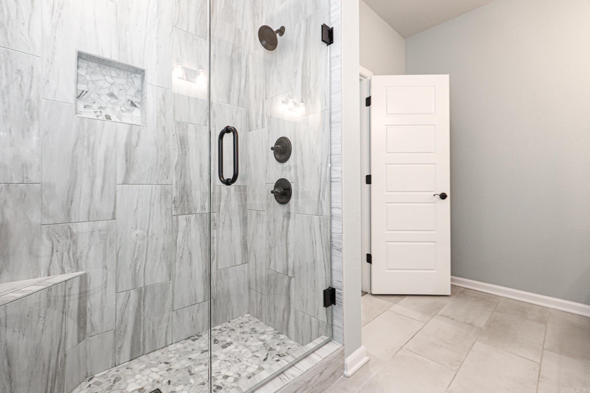2932 GILLIS  Benton, AR