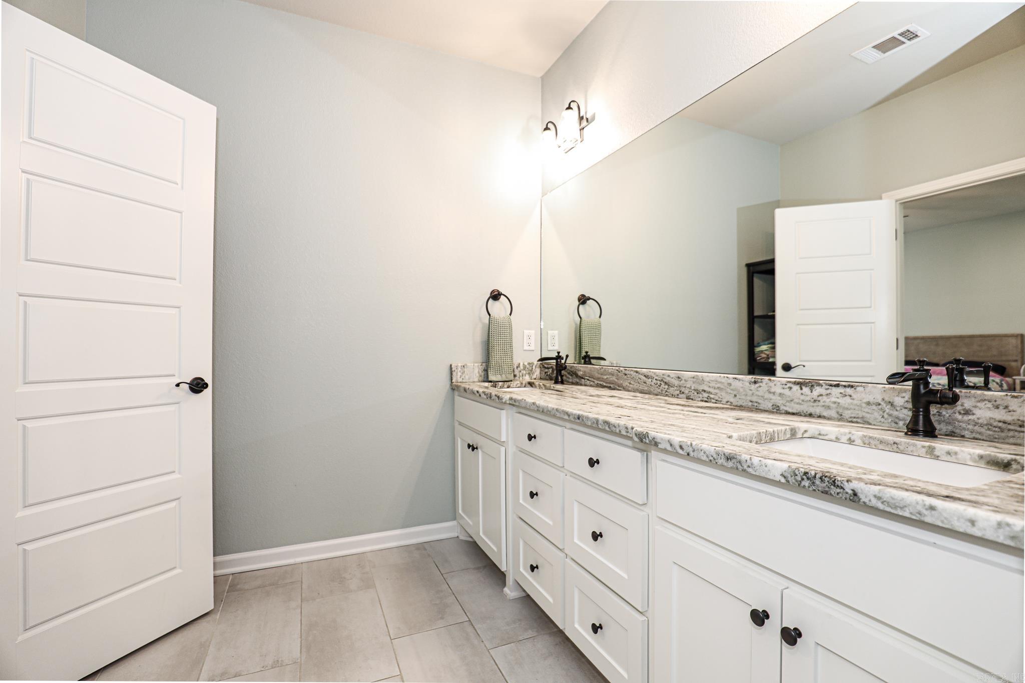 2932 GILLIS  Benton, AR