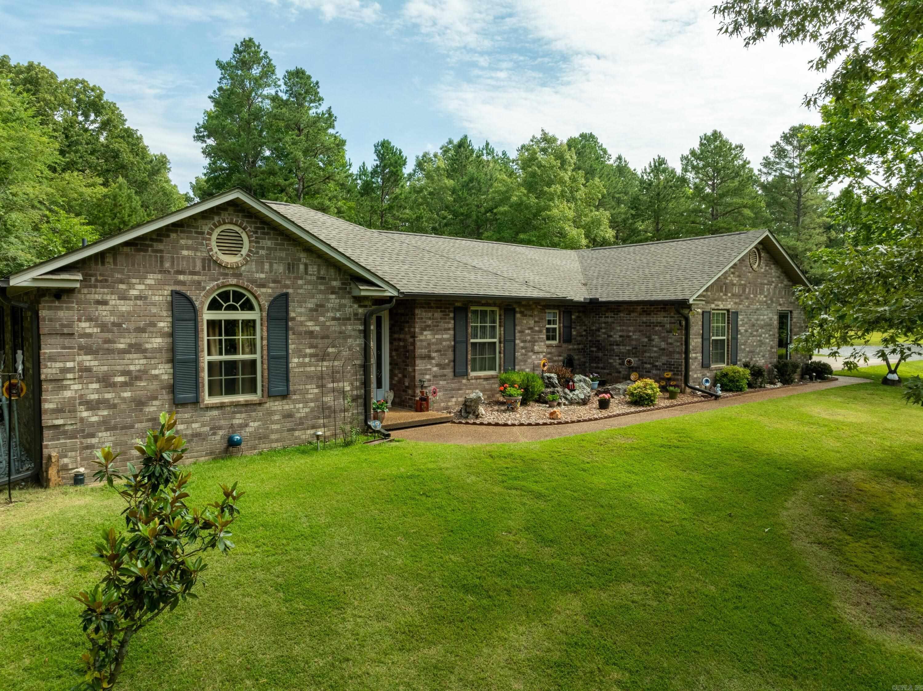 48 Alisa  Melbourne, AR