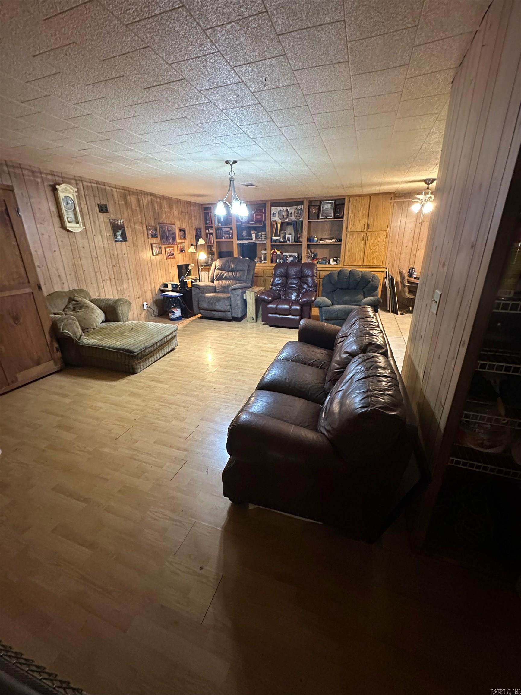 9933 HWY 412 W  Paragould, AR