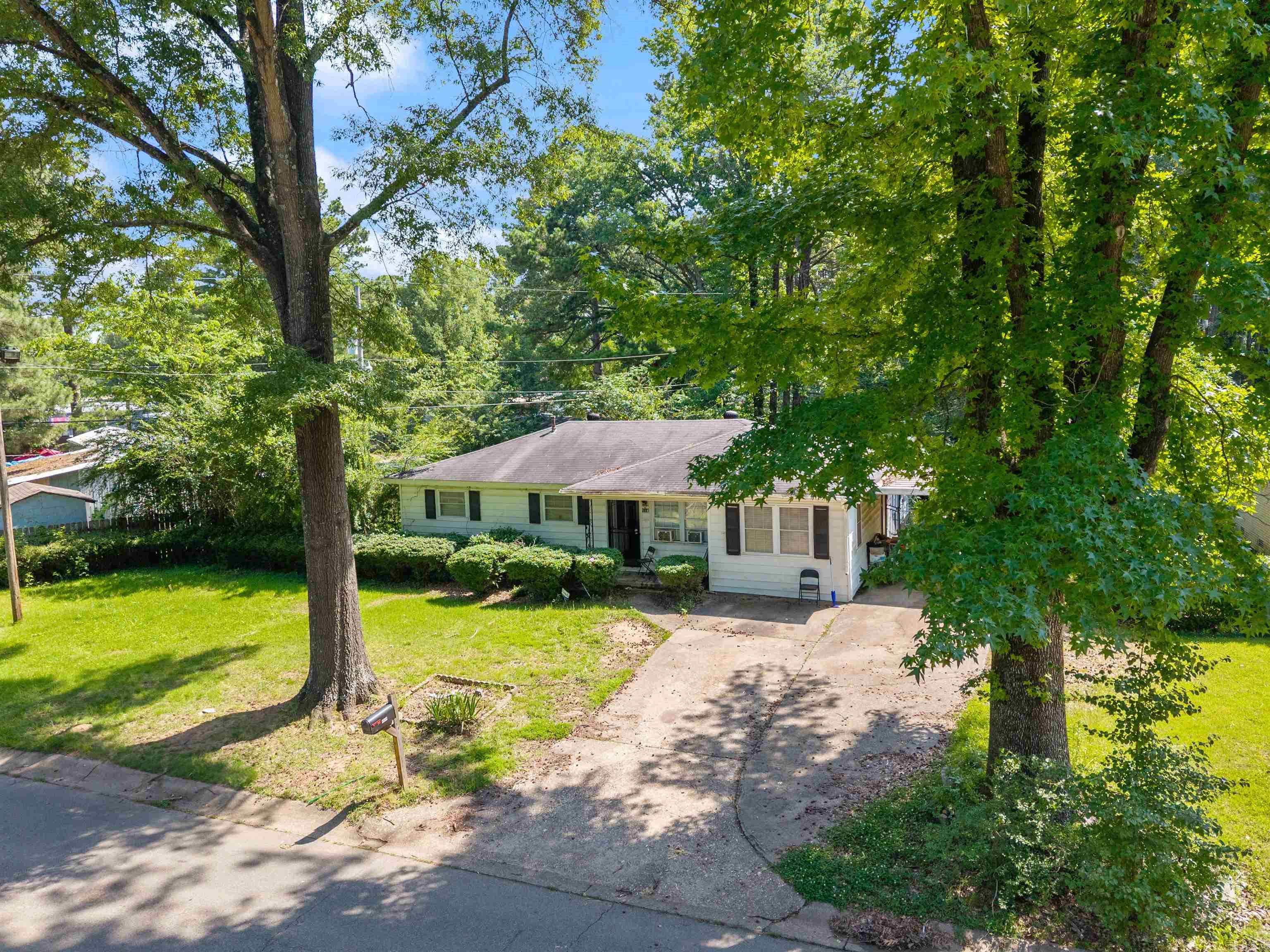 9111 Oak Grove Ln  Little Rock, AR
