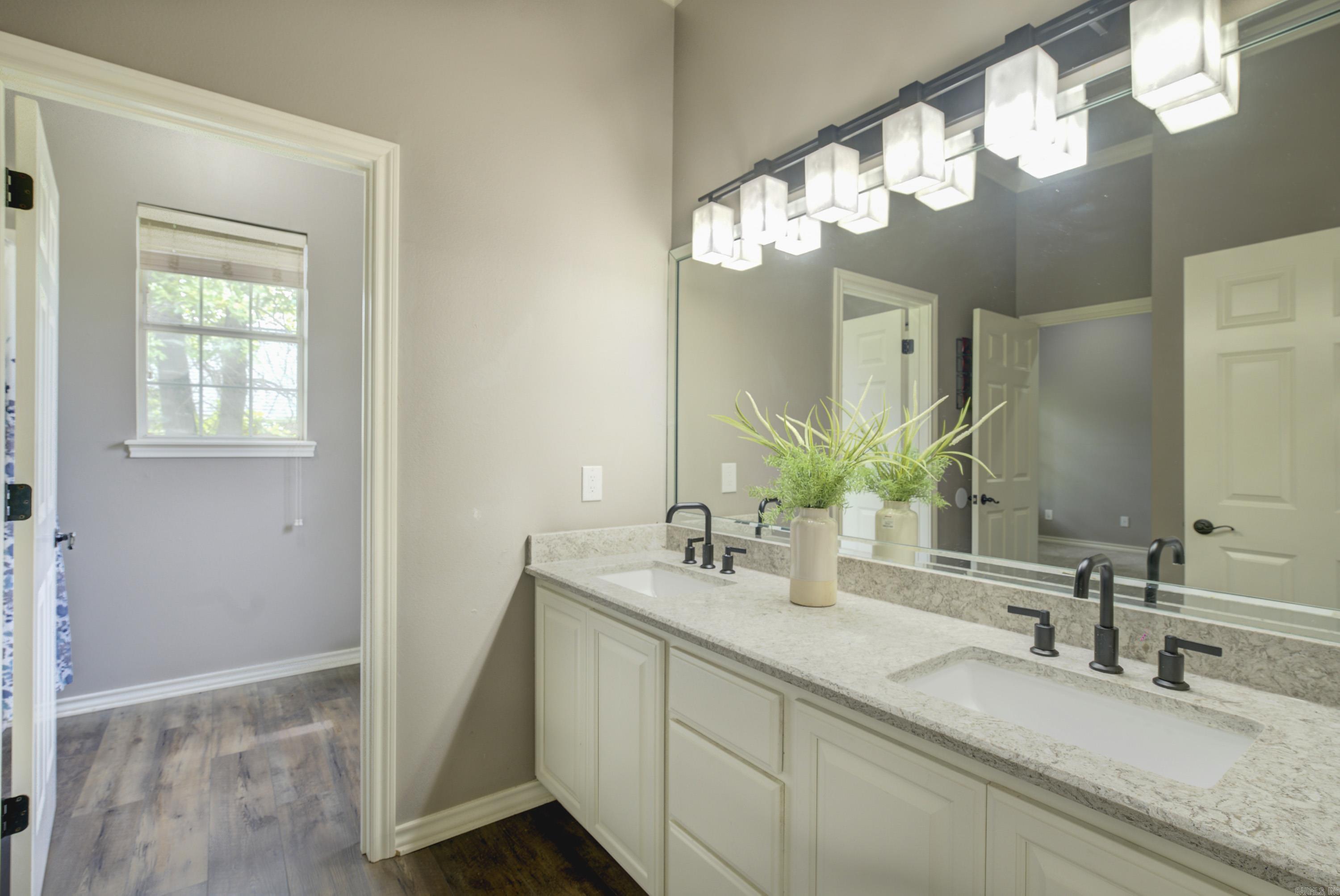 3910 Water Oak  Texarkana, AR