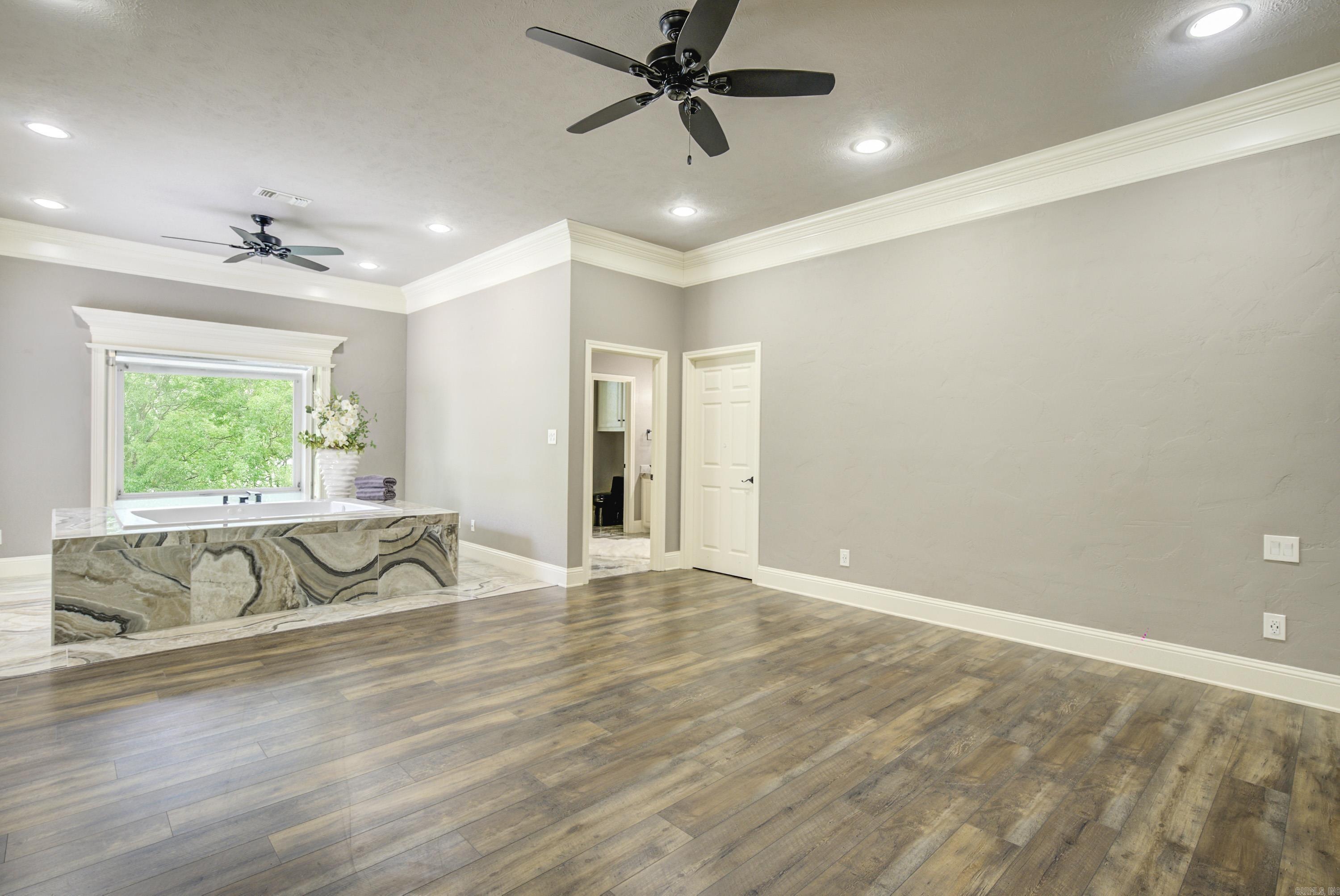 3910 Water Oak  Texarkana, AR