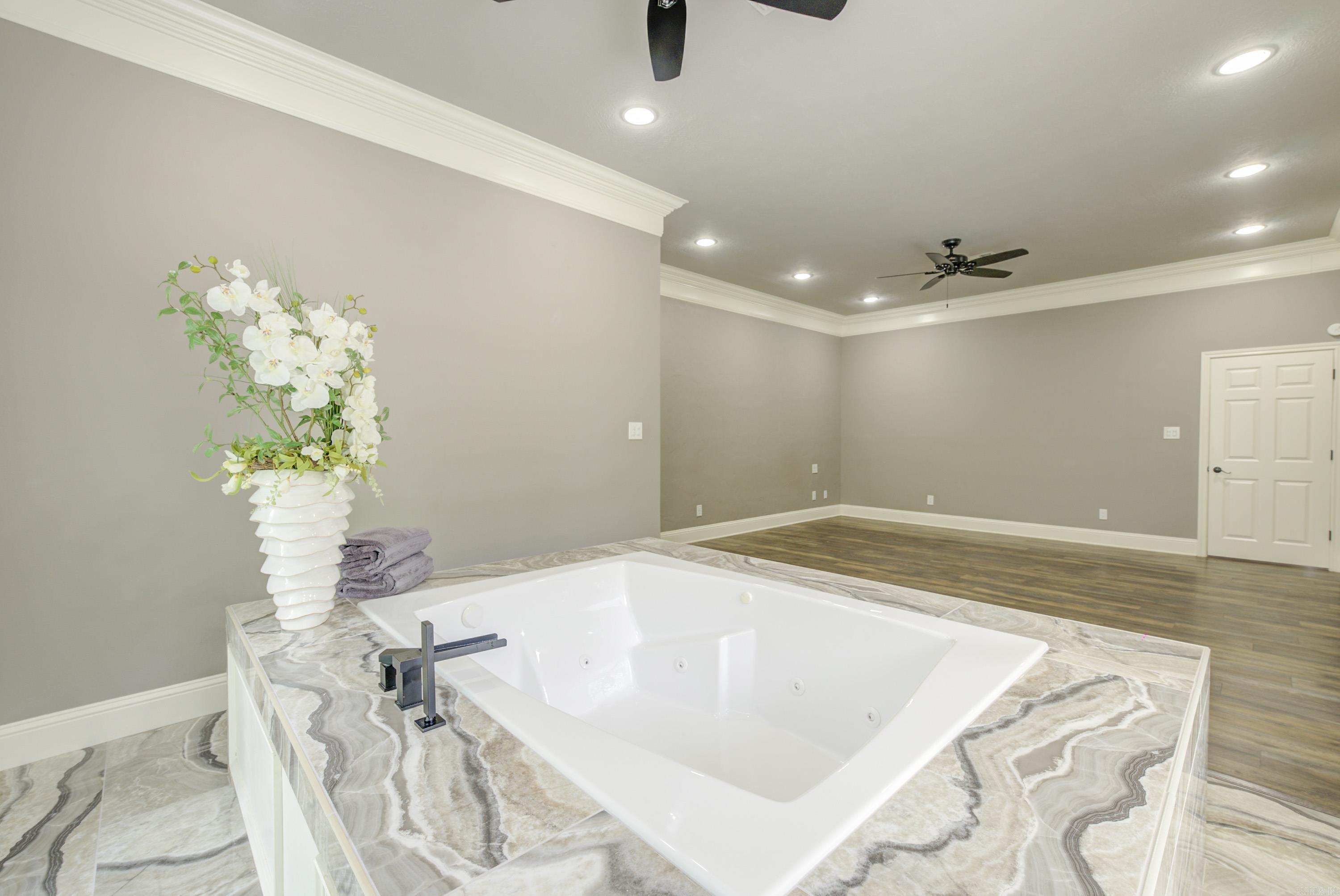 3910 Water Oak  Texarkana, AR