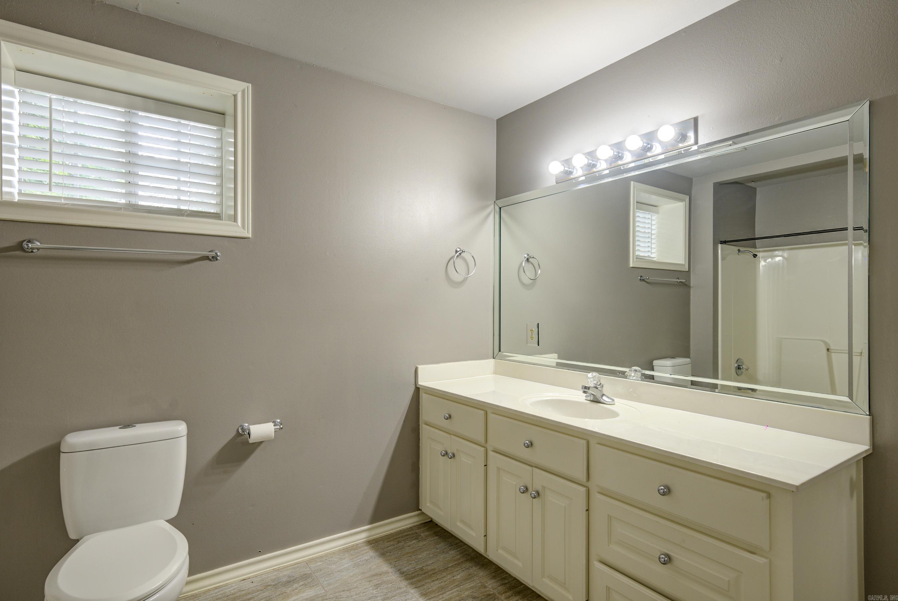3910 Water Oak  Texarkana, AR
